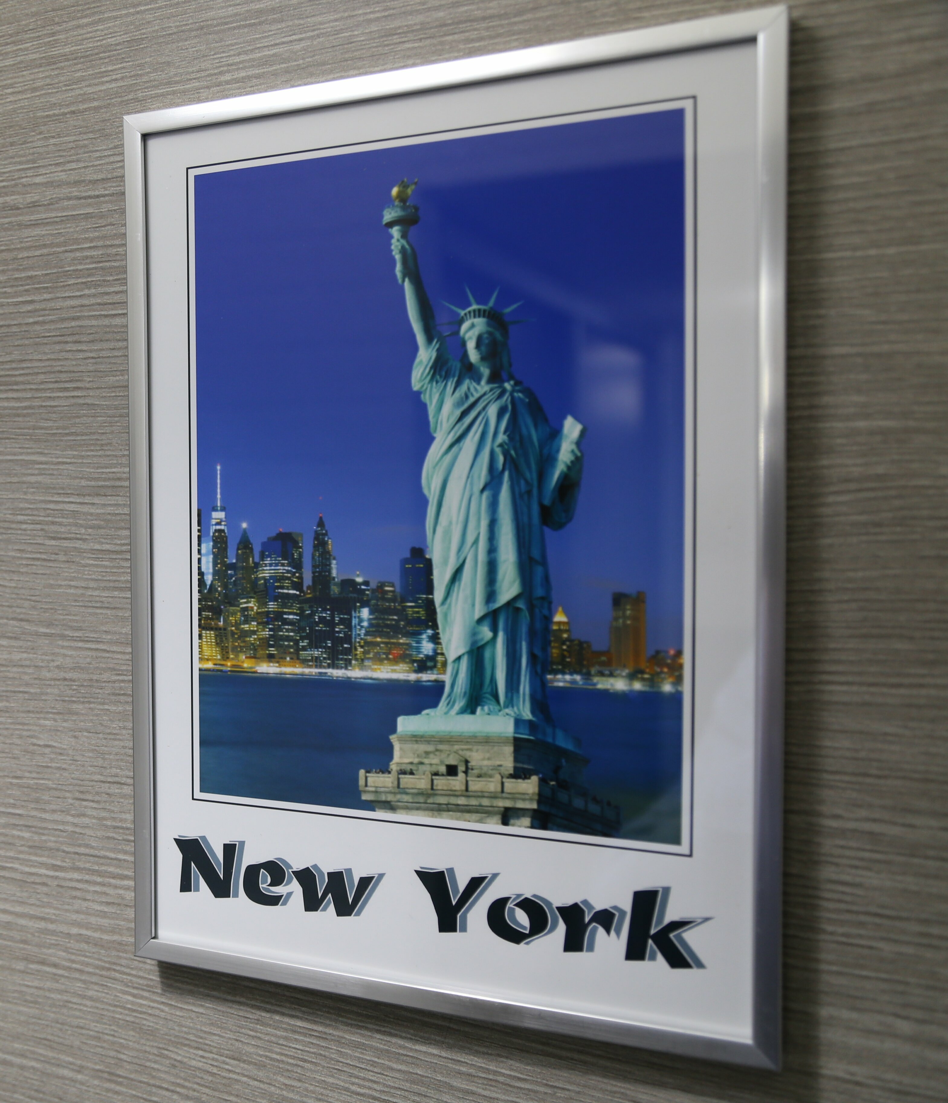 Спальное место на двухъярусной кровати в общем номере для мужчин