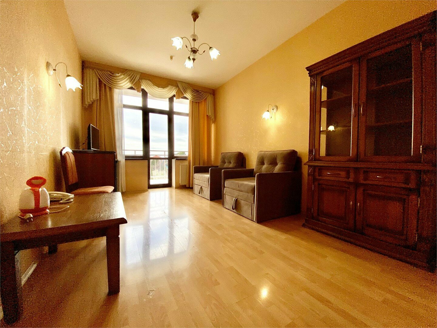 Полулюкс с балконом