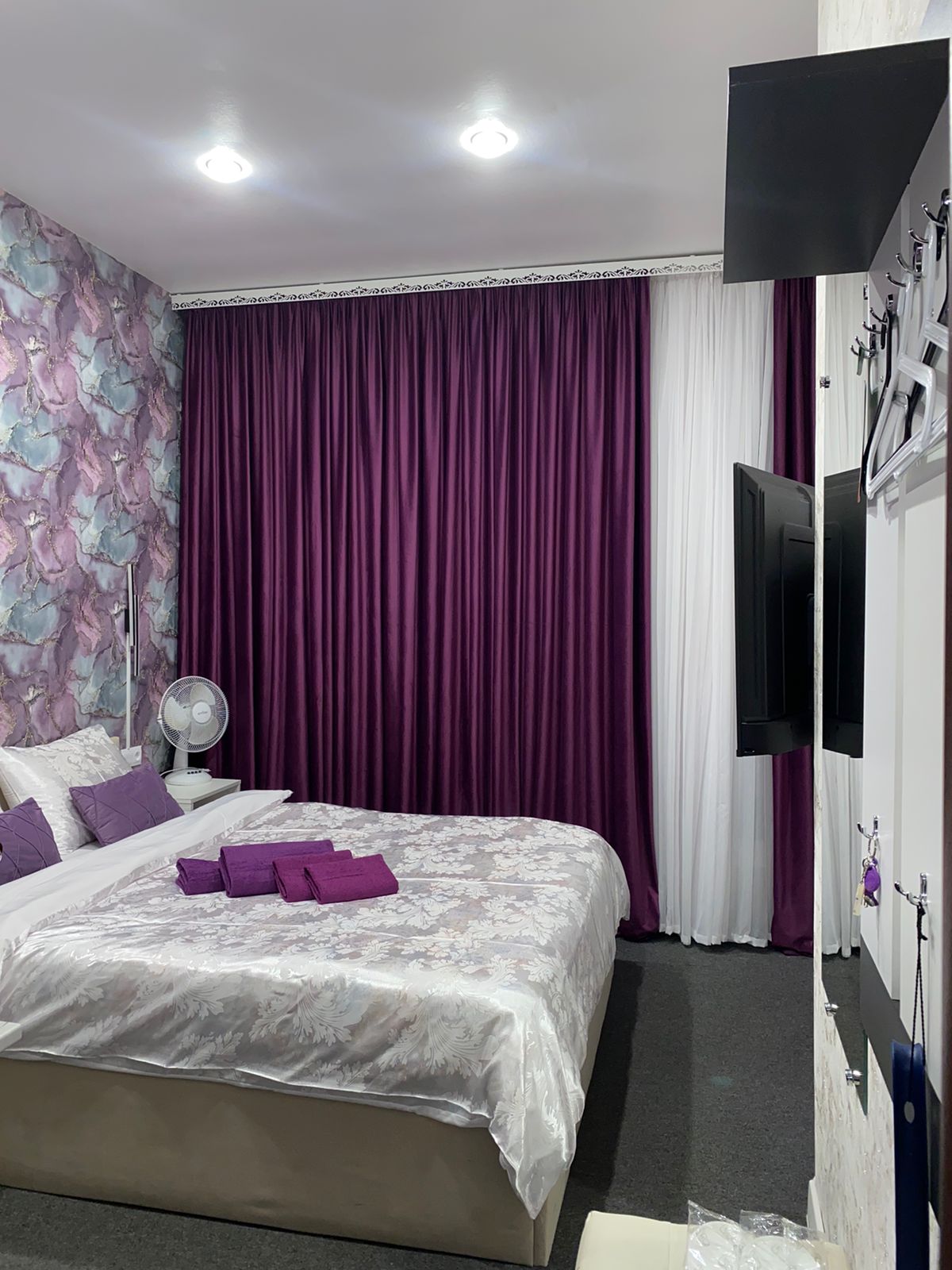 Номер улучшенный  со своим санузлом, душем и телевизором СМАРТ ТВ