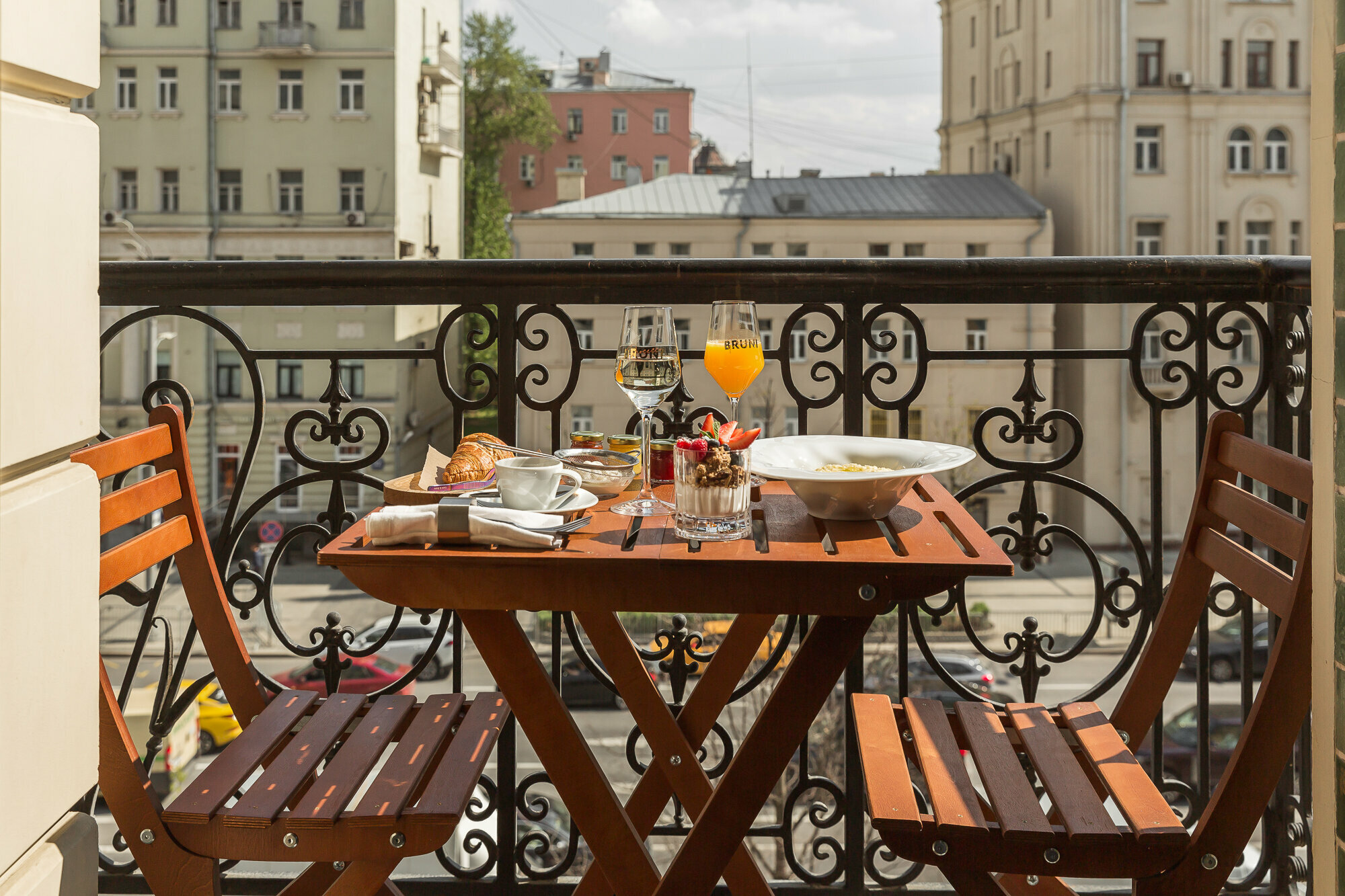 Делюкс с балконом и видом на Садовое