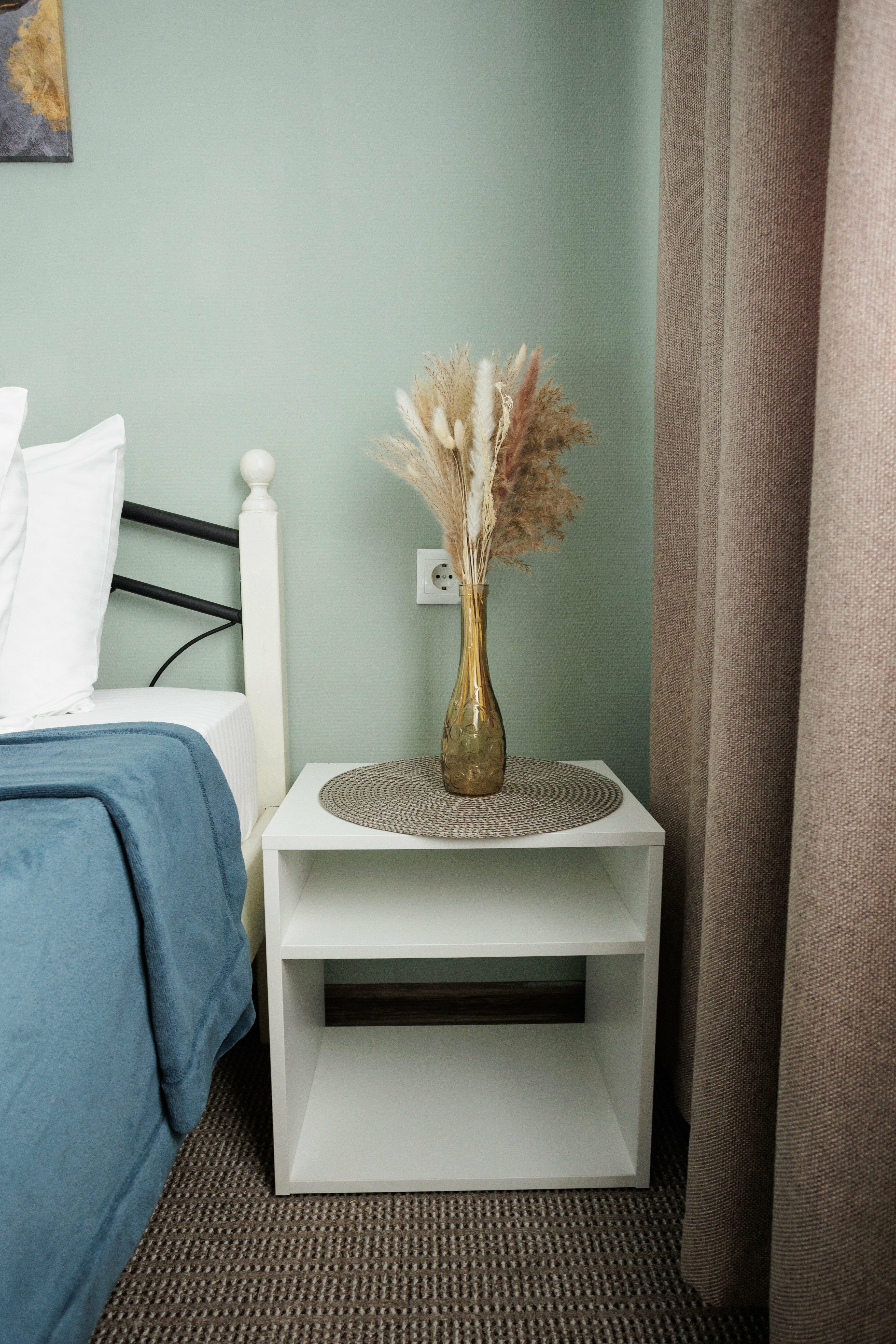 Двухместный номер с двухспальной кроватью и диваном