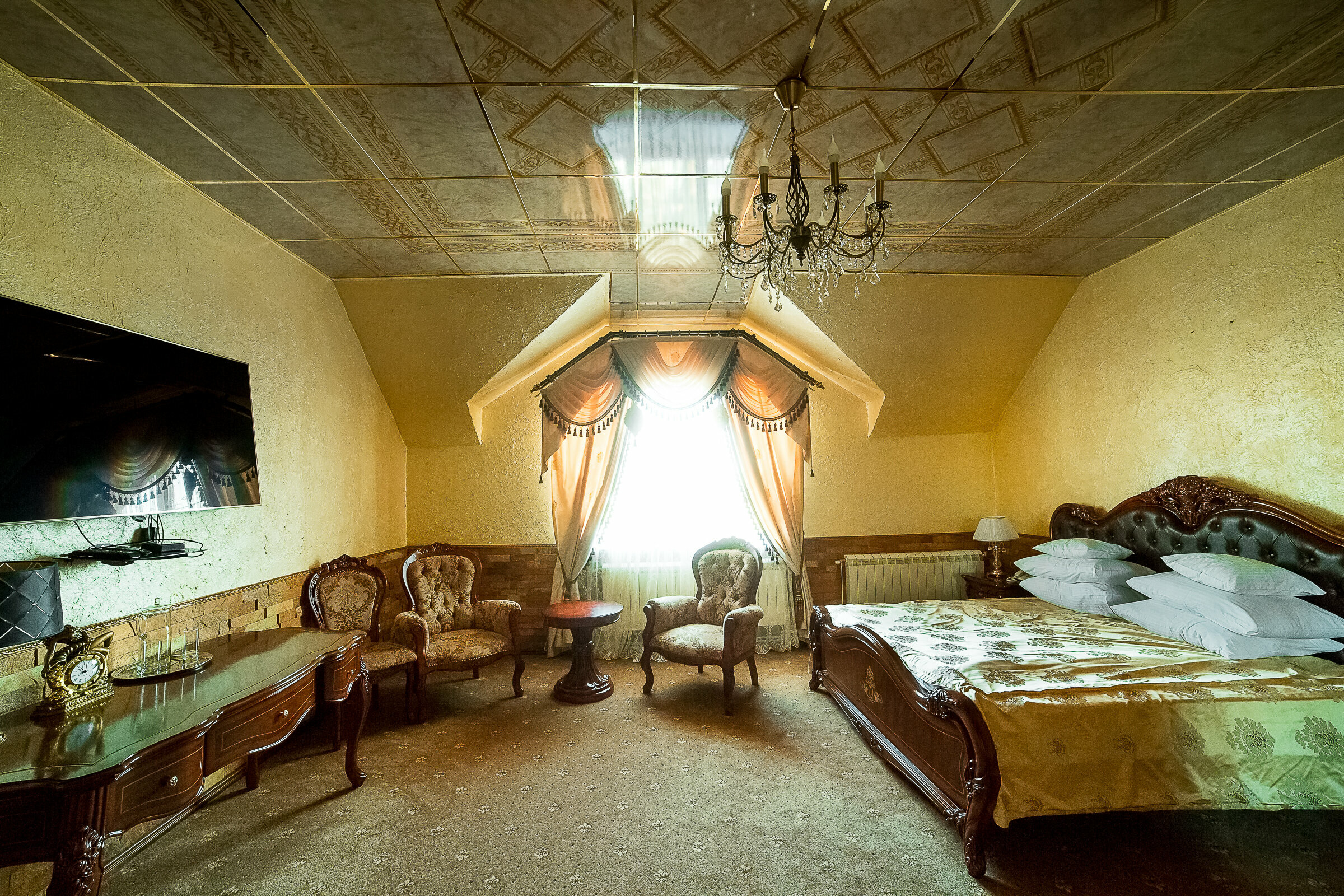 Люкс с кроватью размера «king-size»