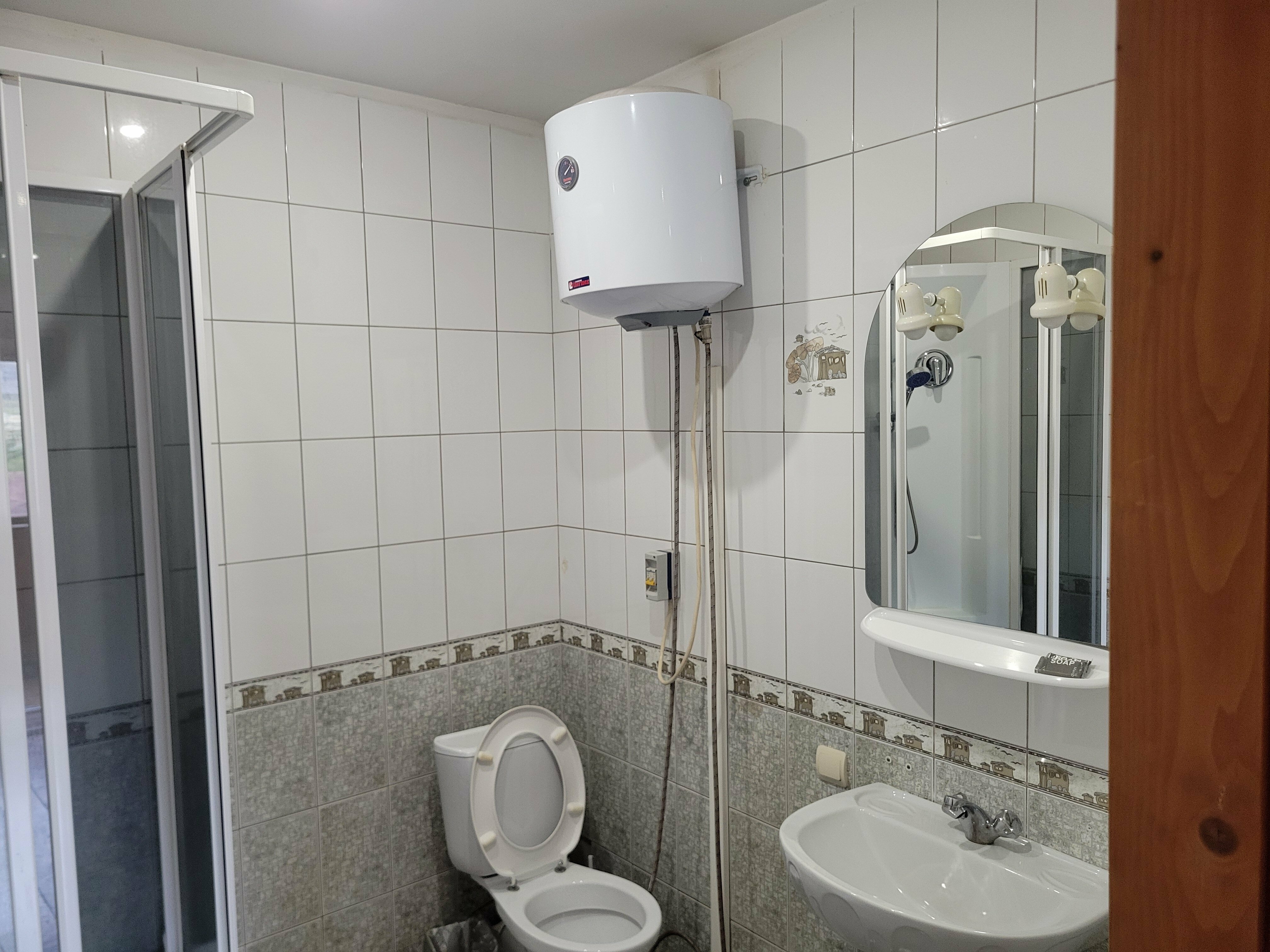 Двухместный номер с 2 отдельными кроватями и окном