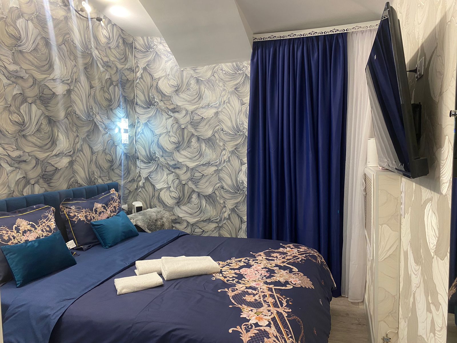 Номер комфорт со своим санузлом, душем и телевизором СМАРТ ТВ