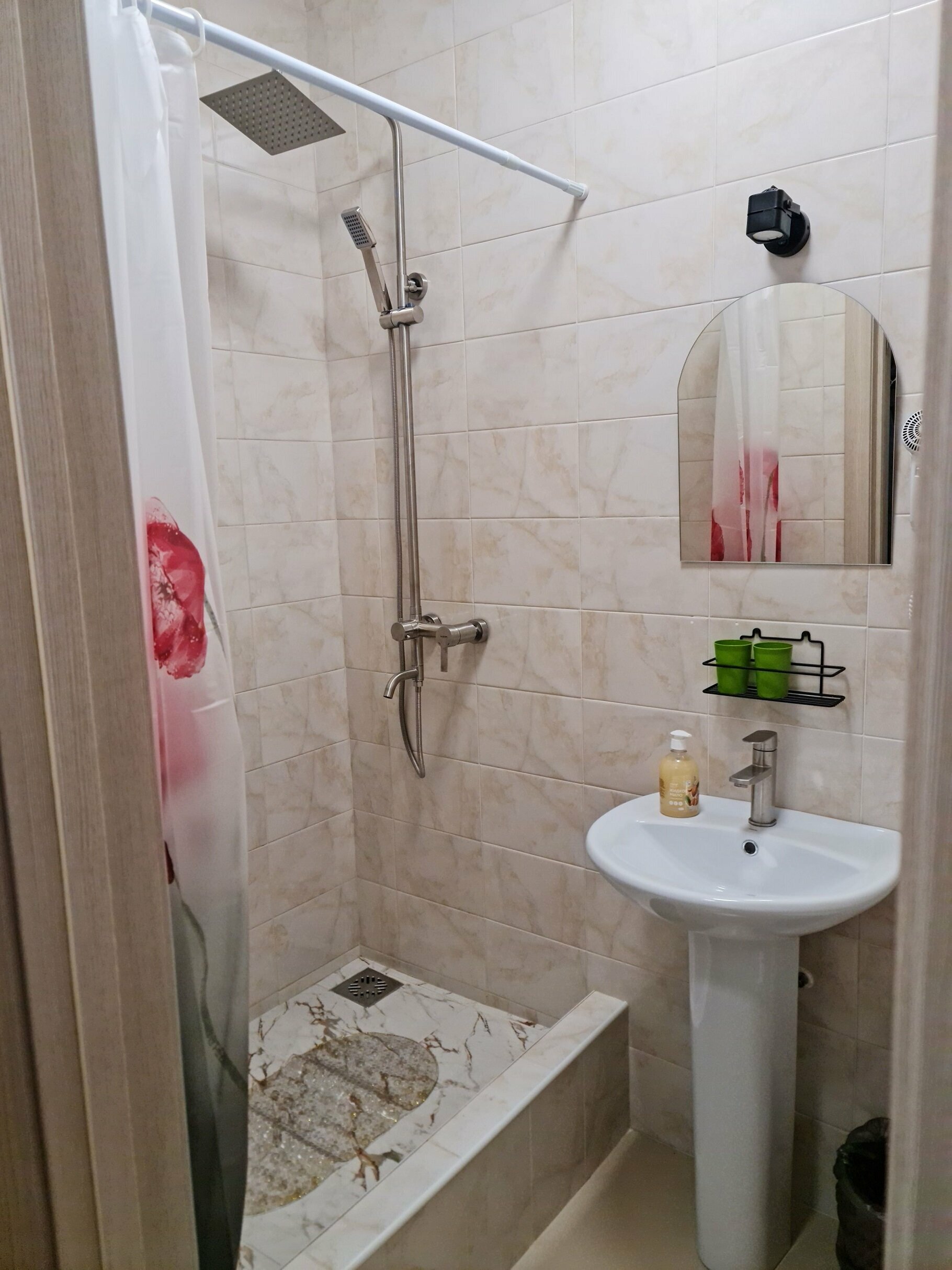 Трехместный номер «Комфорт» с душем