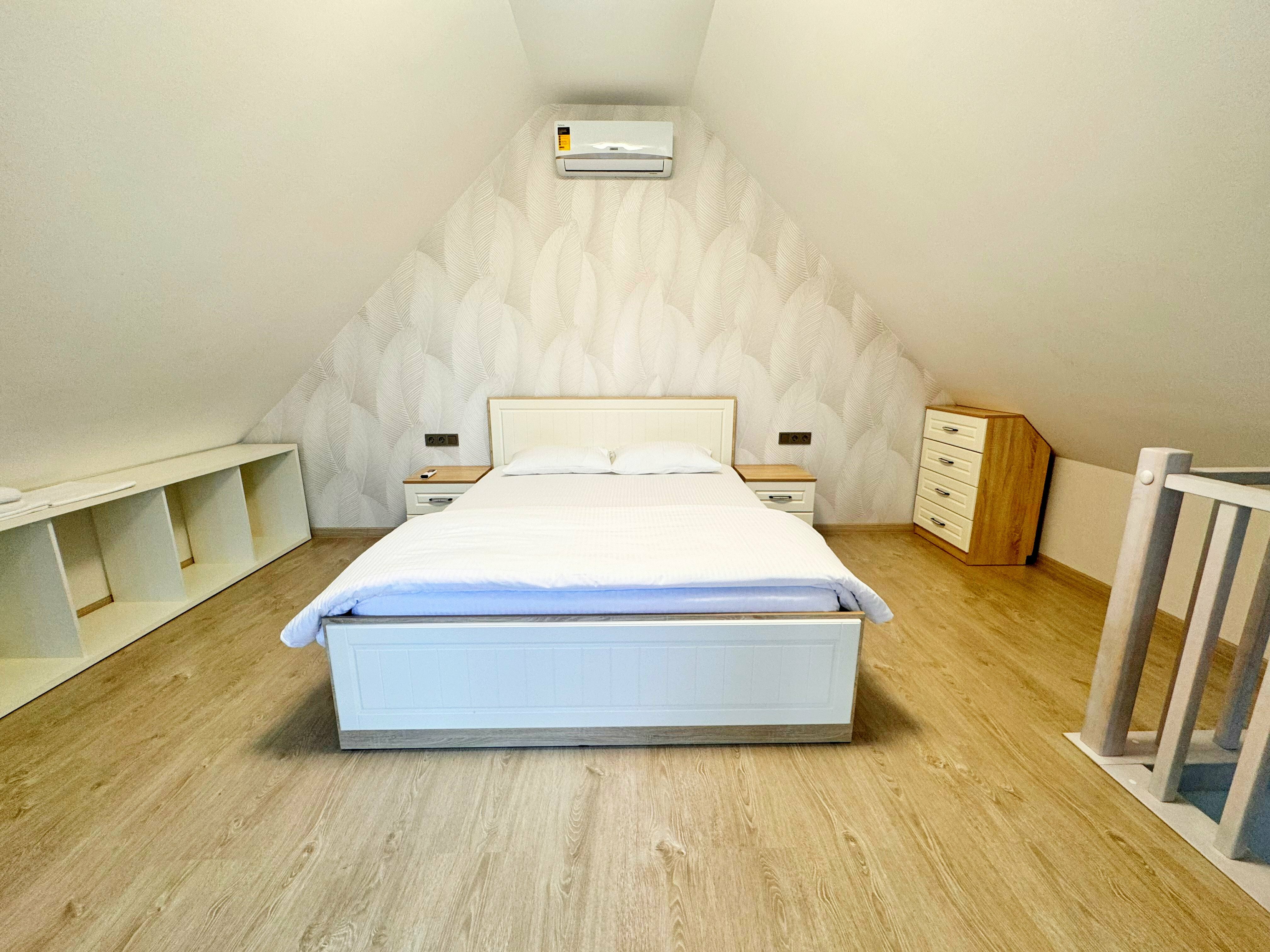 Дом с балконом