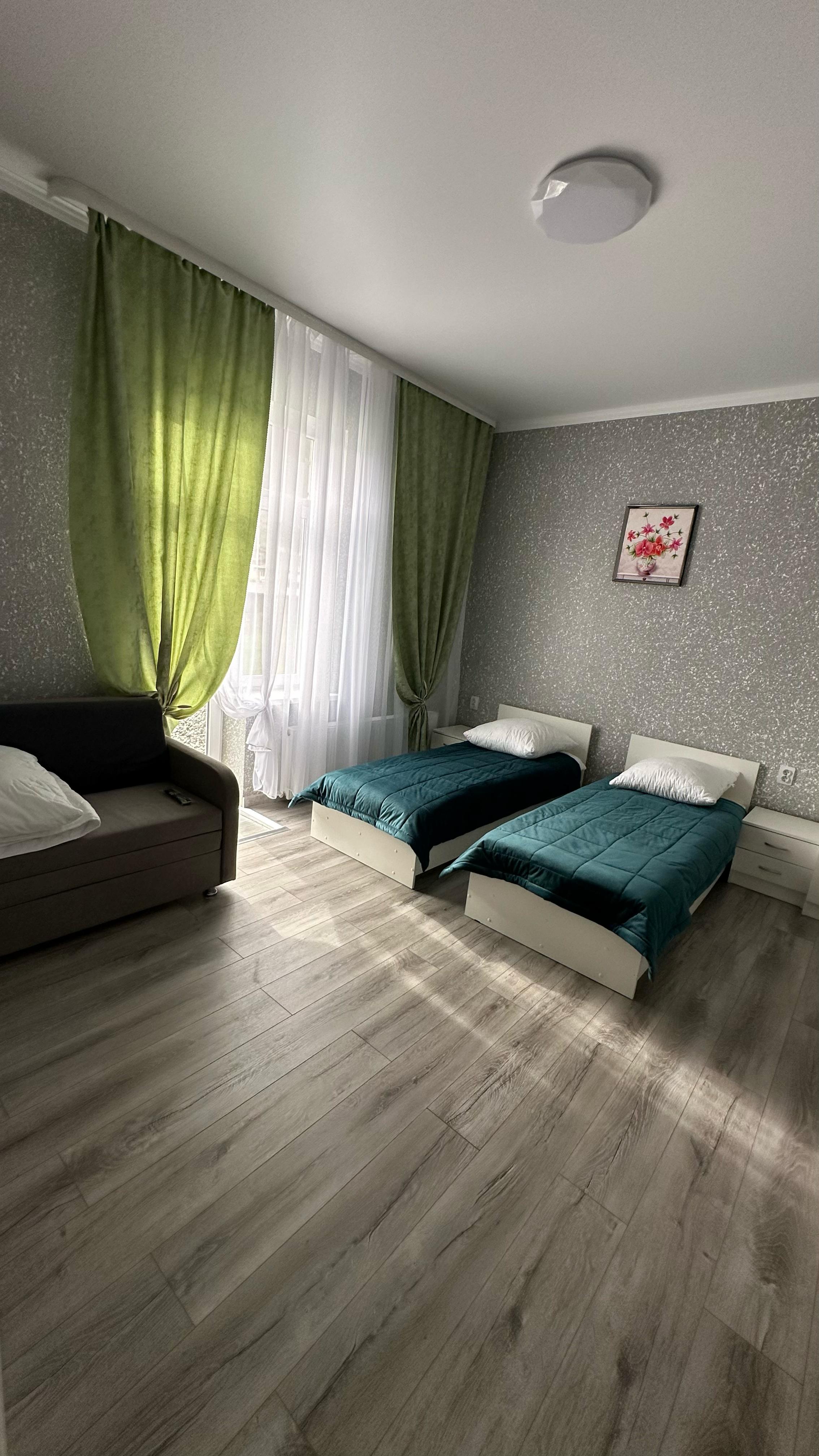 Семейный номер с видом на горы