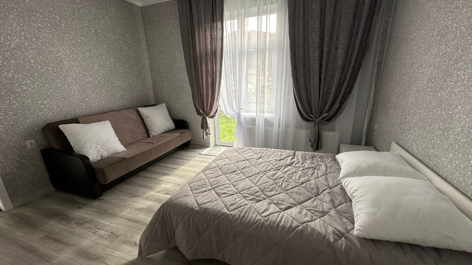 Семейный номер с видом на горы