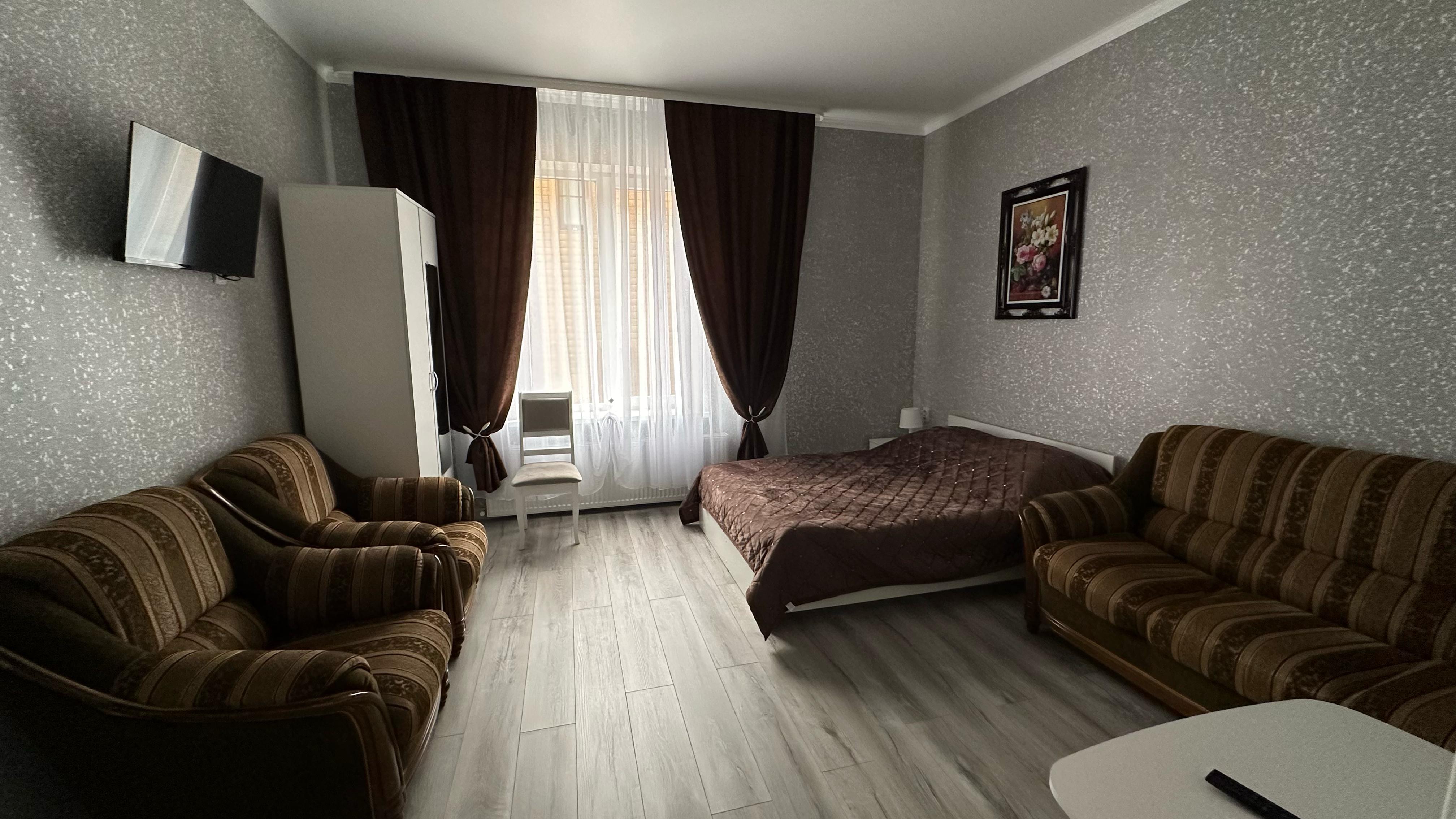 Семейный номер с видом на горы