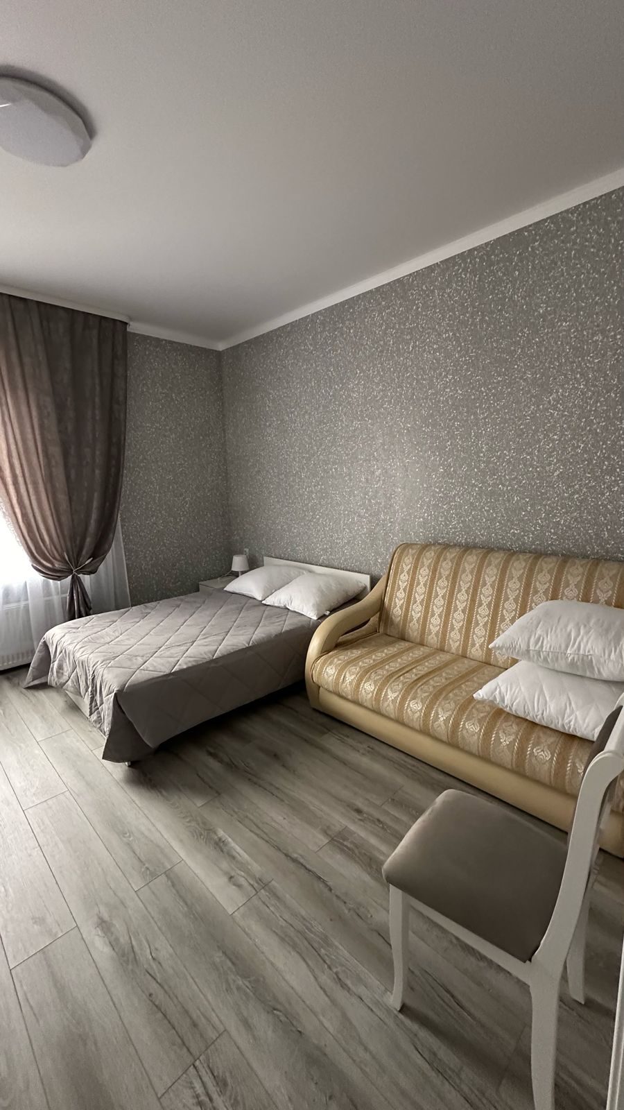 Семейный номер с видом на горы