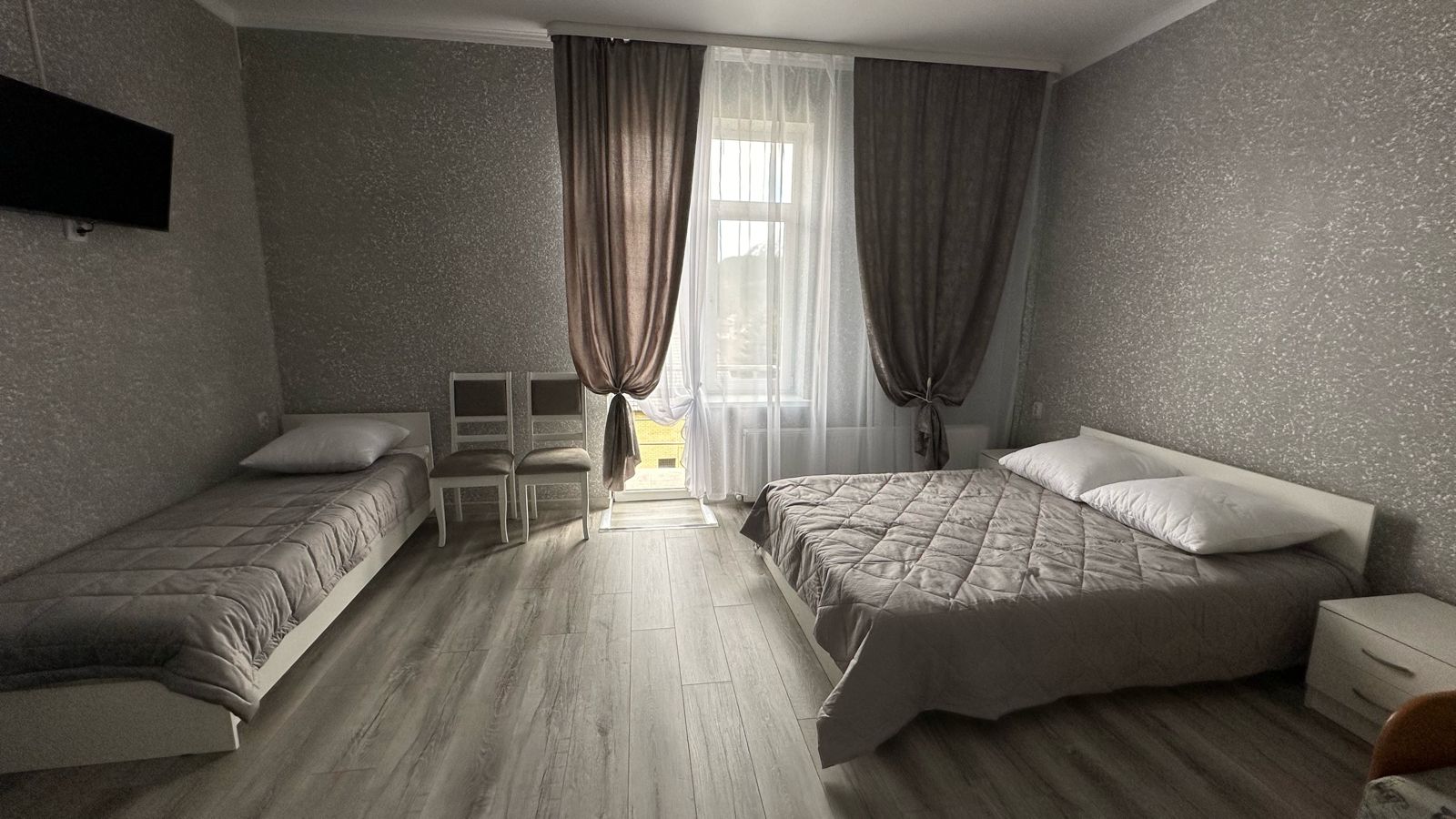 Семейный номер с видом на горы