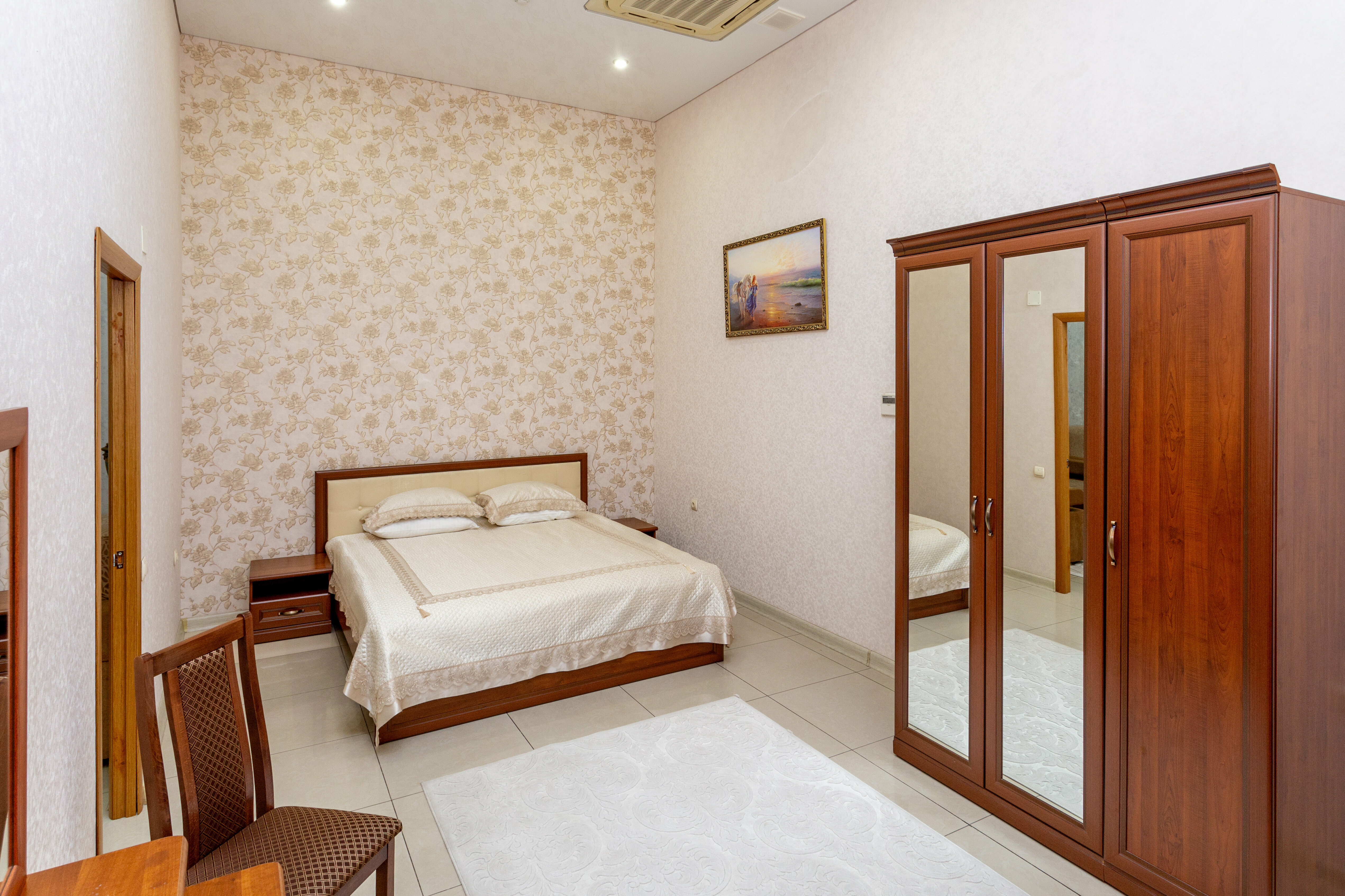 Люкс с кроватью размера "queen-size" и гидромассажной ванной