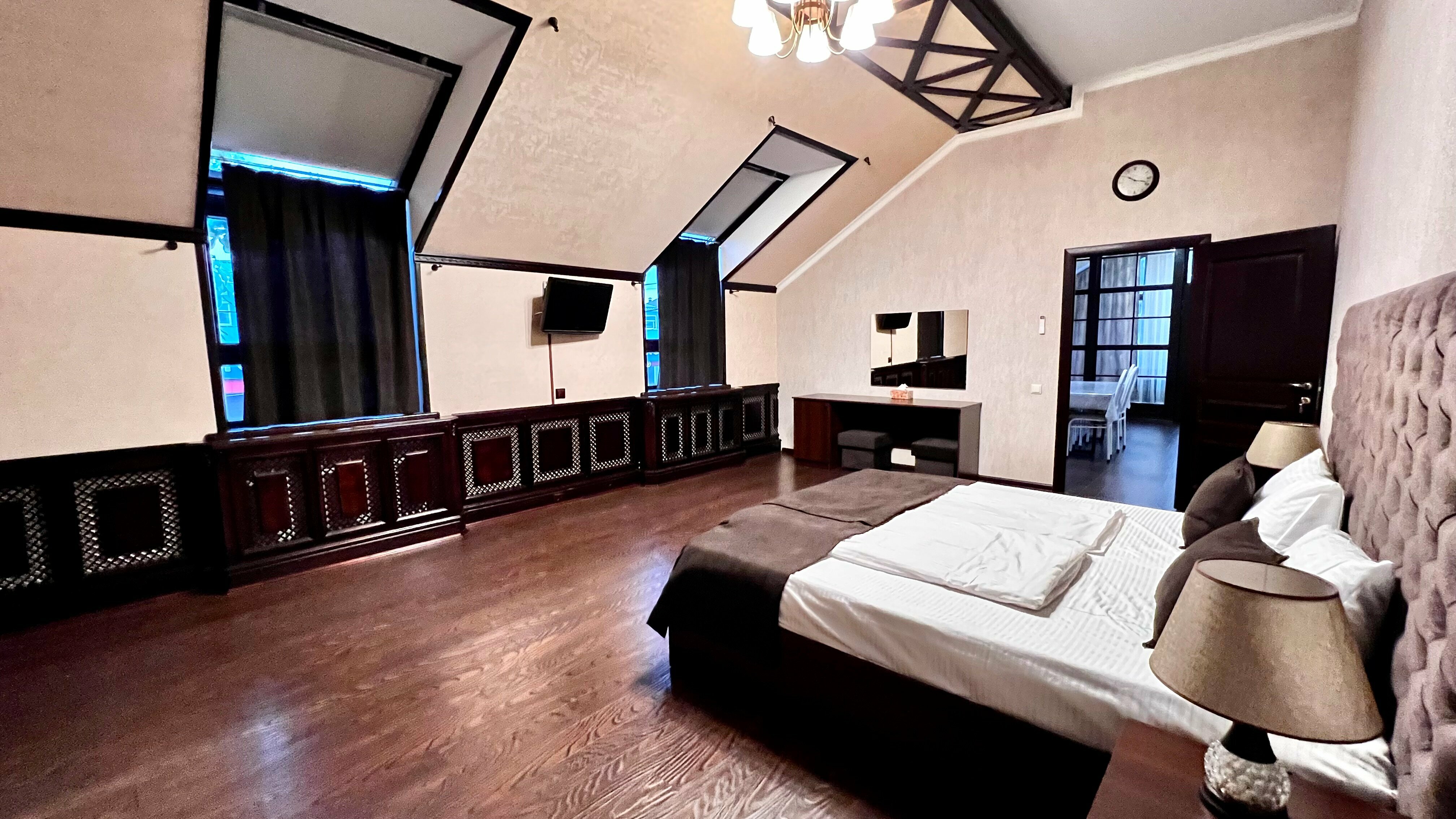 Улучшенный четырехместный номер