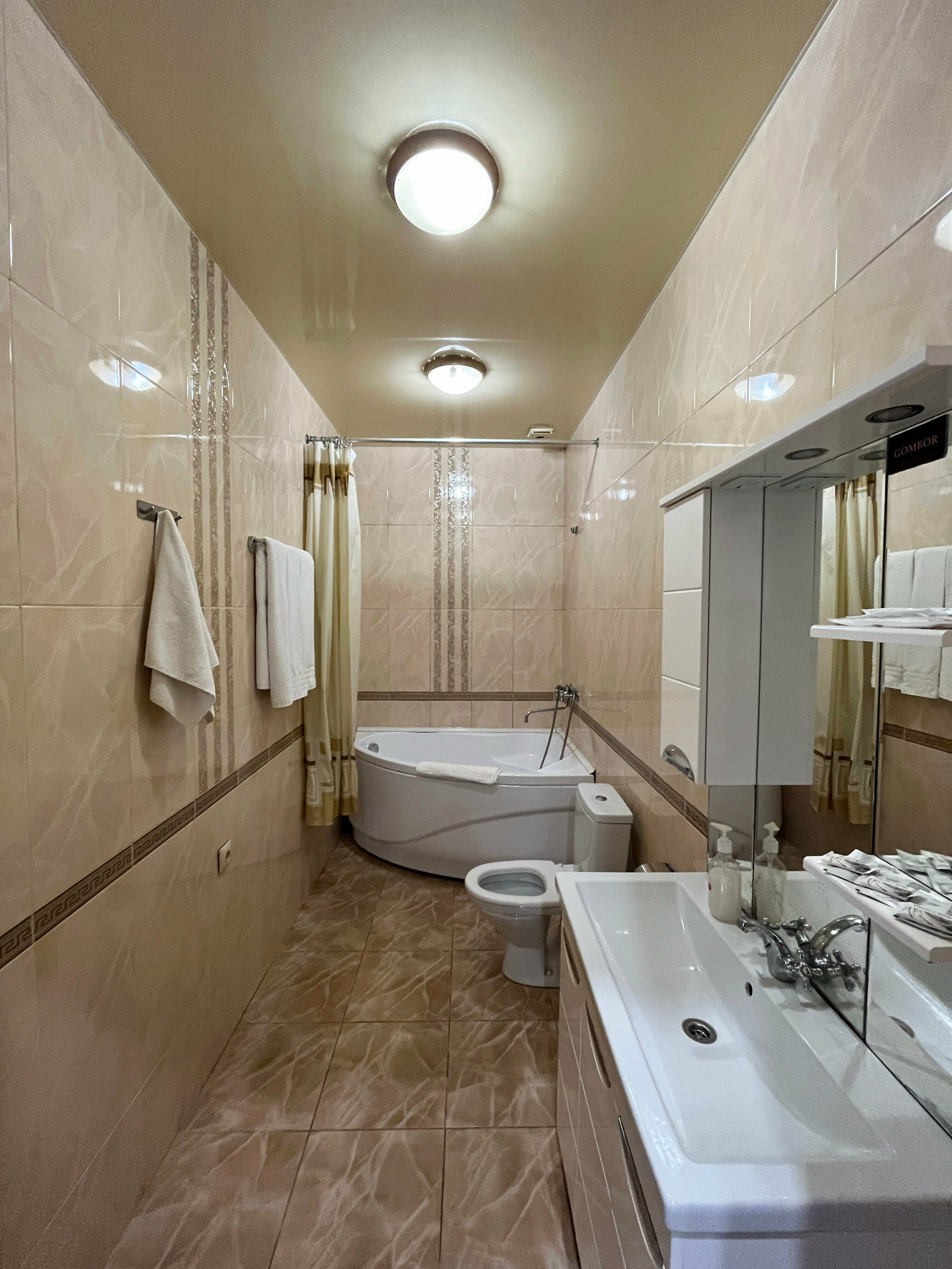 Трехместный номер с ванной