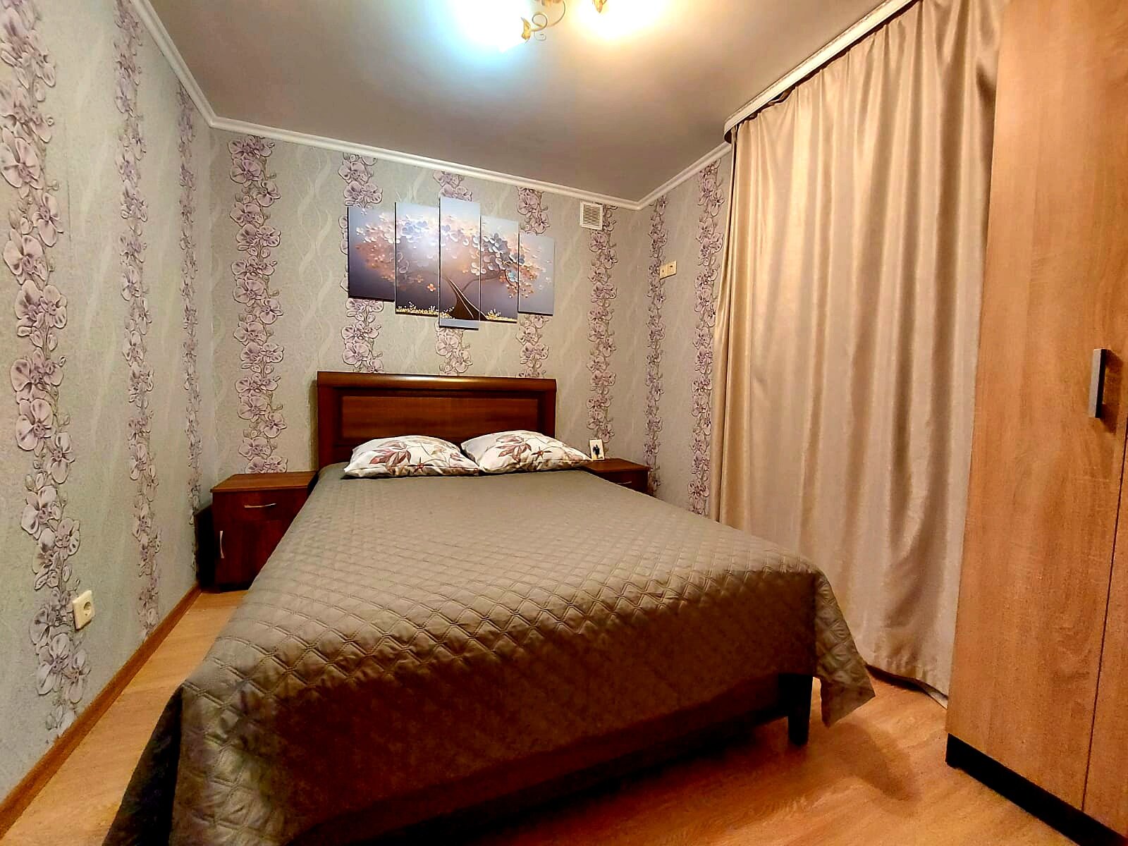 Семейный номер с видом на горы