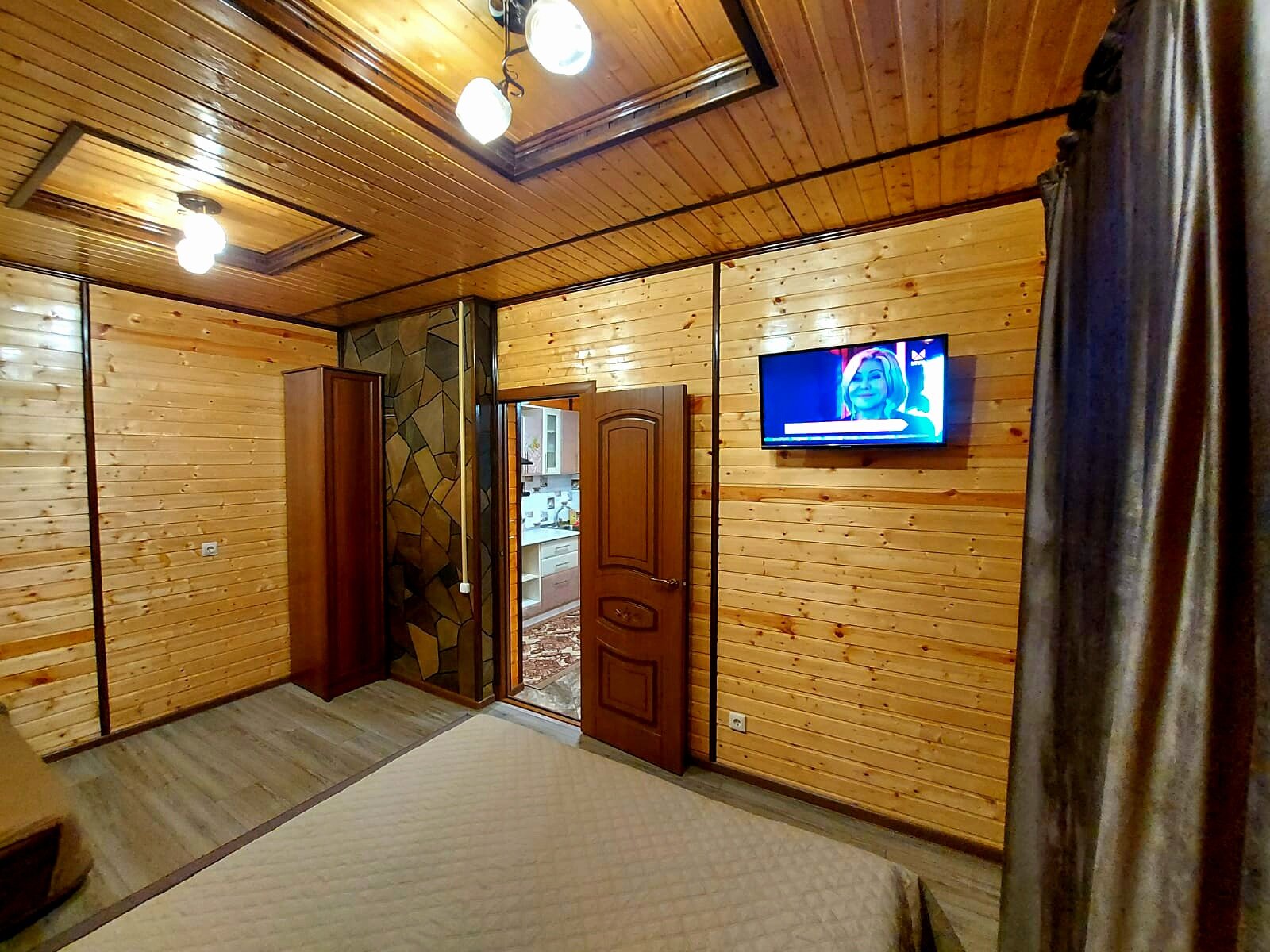 Семейный номер с видом на горы