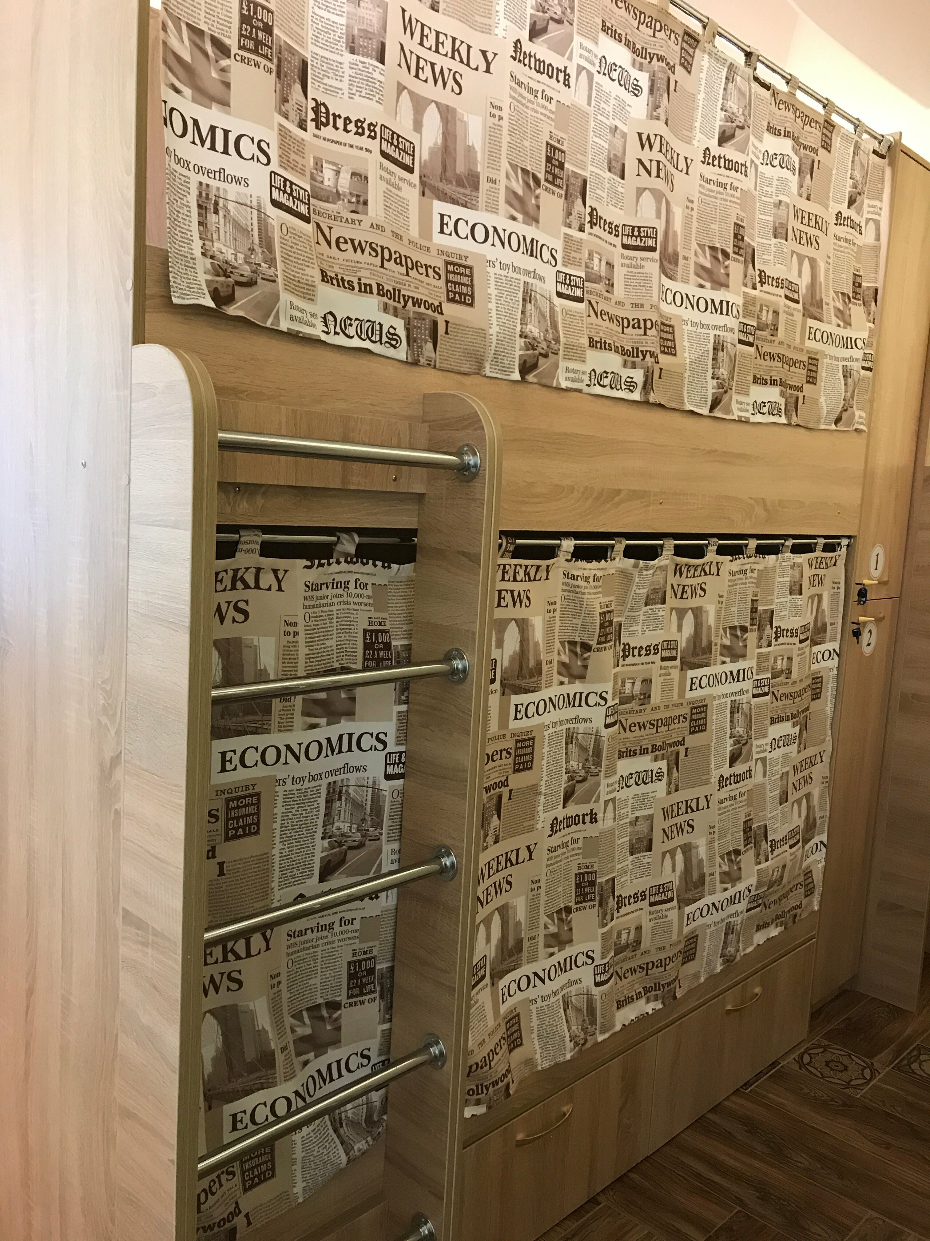 Односпальная кровать в общем мужском номере