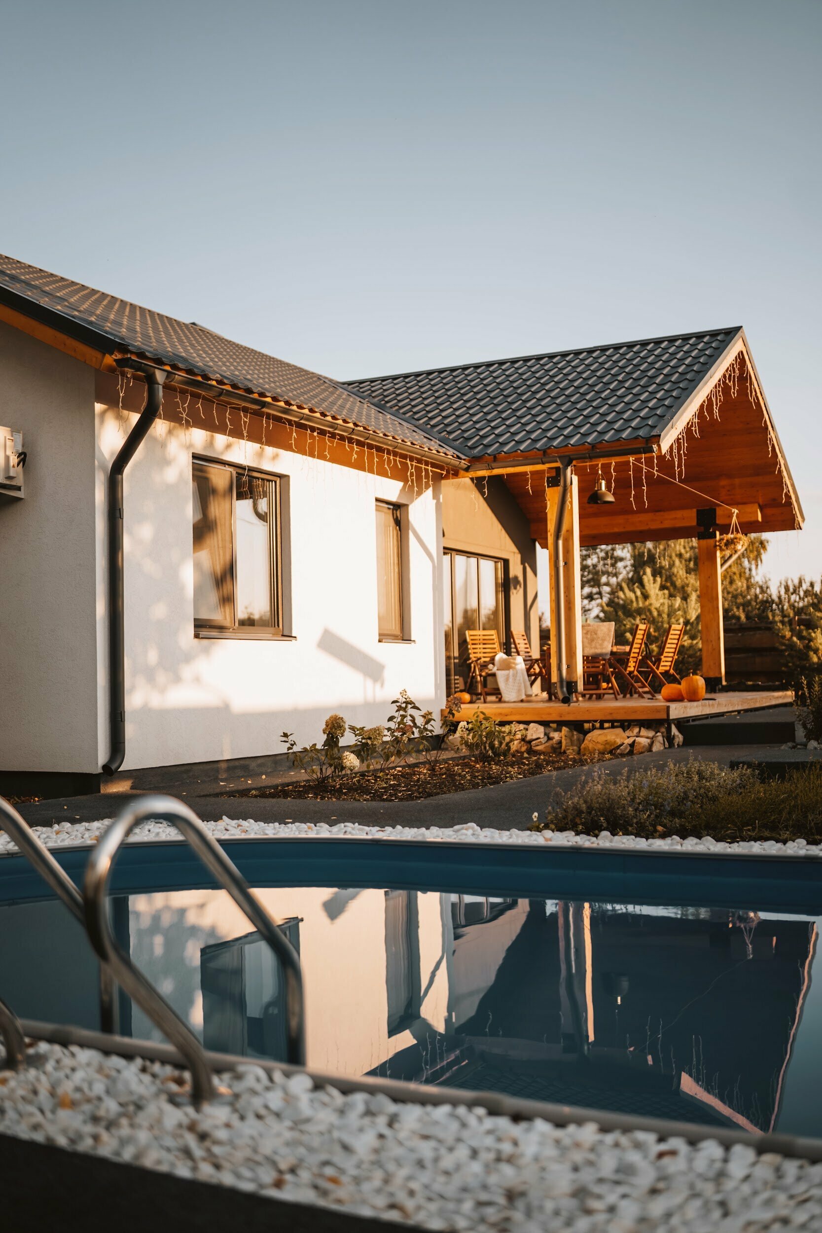 Коттедж с собственным бассейном