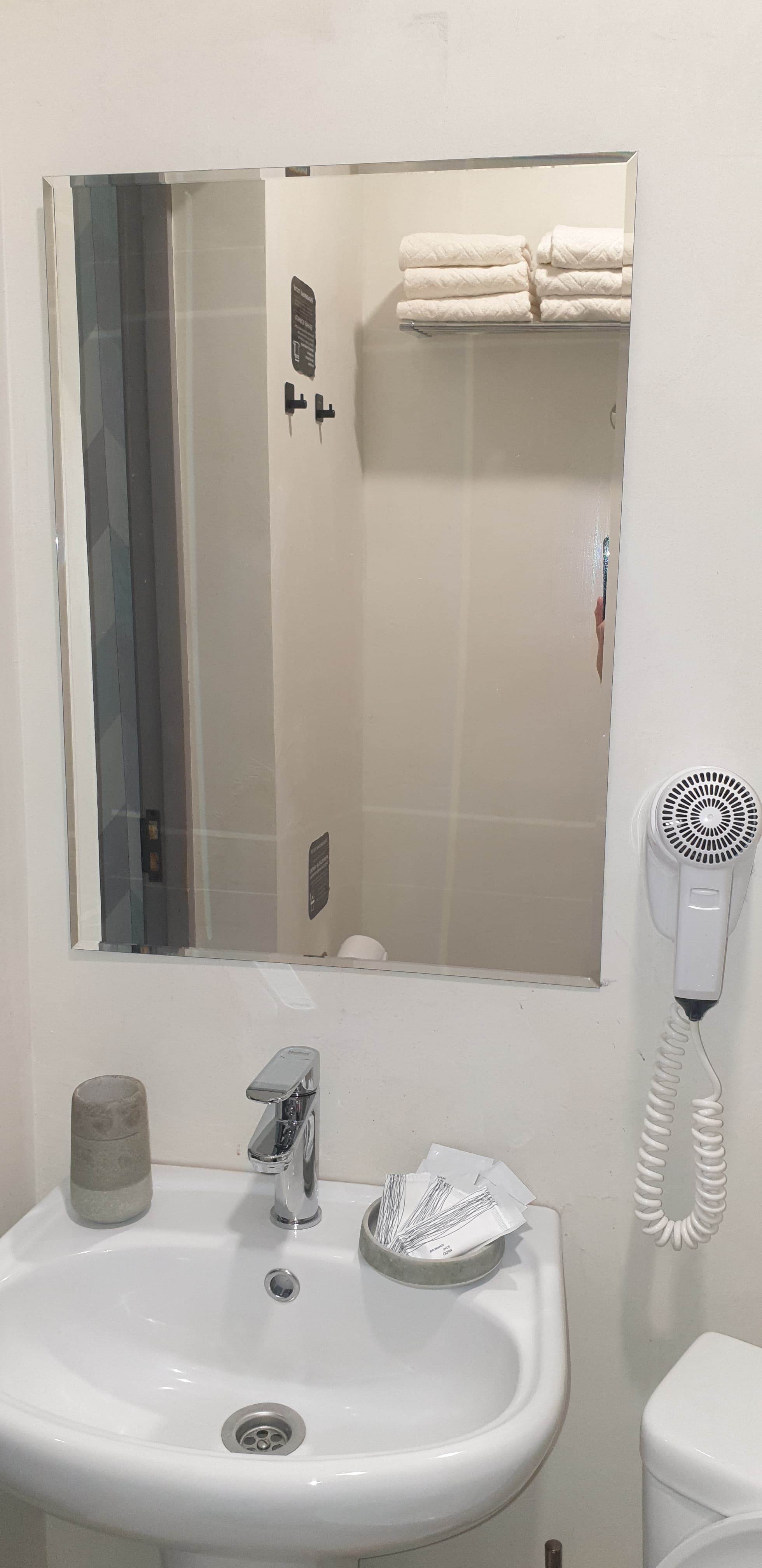 Cемейный номер с собственной ванной комнатой