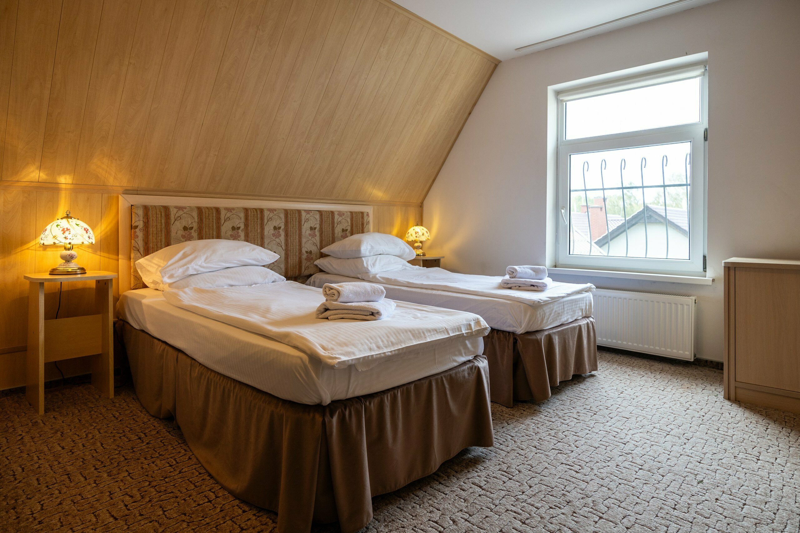 Улучшенное двухместное размещение +доп.место ( 2 отдельные кровати+диван)