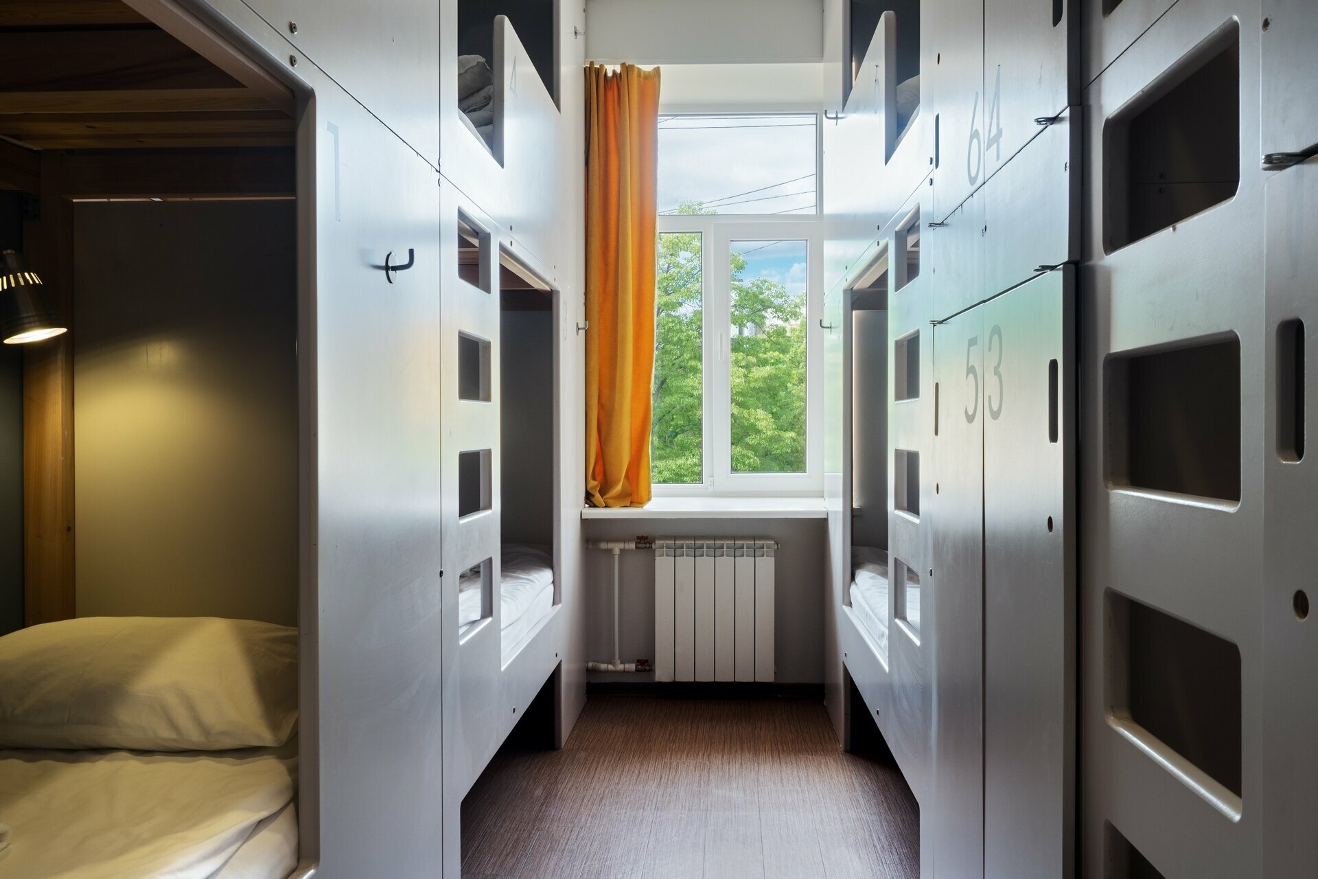 Общий номер для мужчин с 6 кроватями