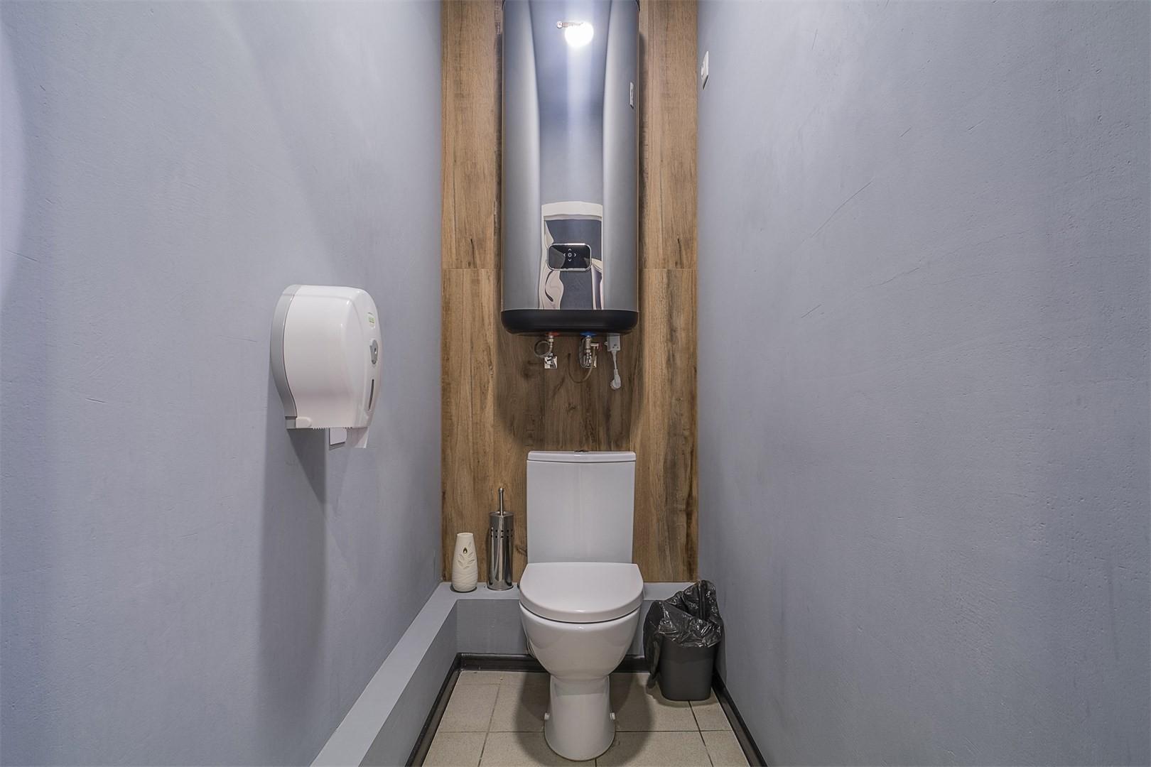 Двухместный номер с 1 кроватью и общей ванной комнатой