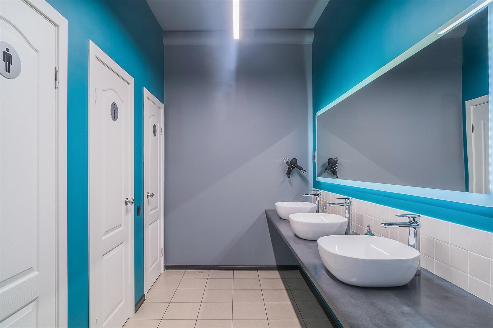 Кровать в общем номере для мужчин