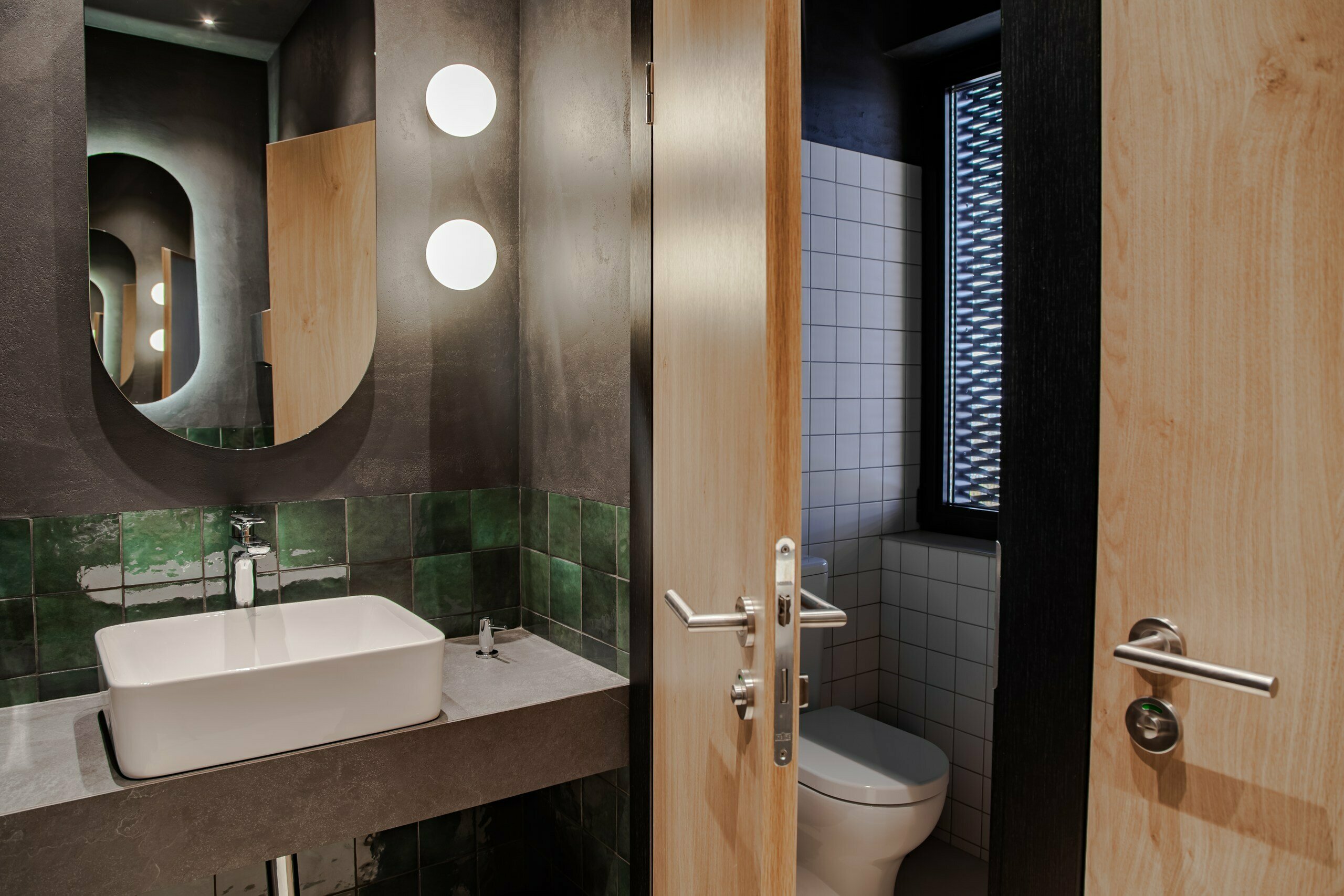 Односпальная кровать в общем номере