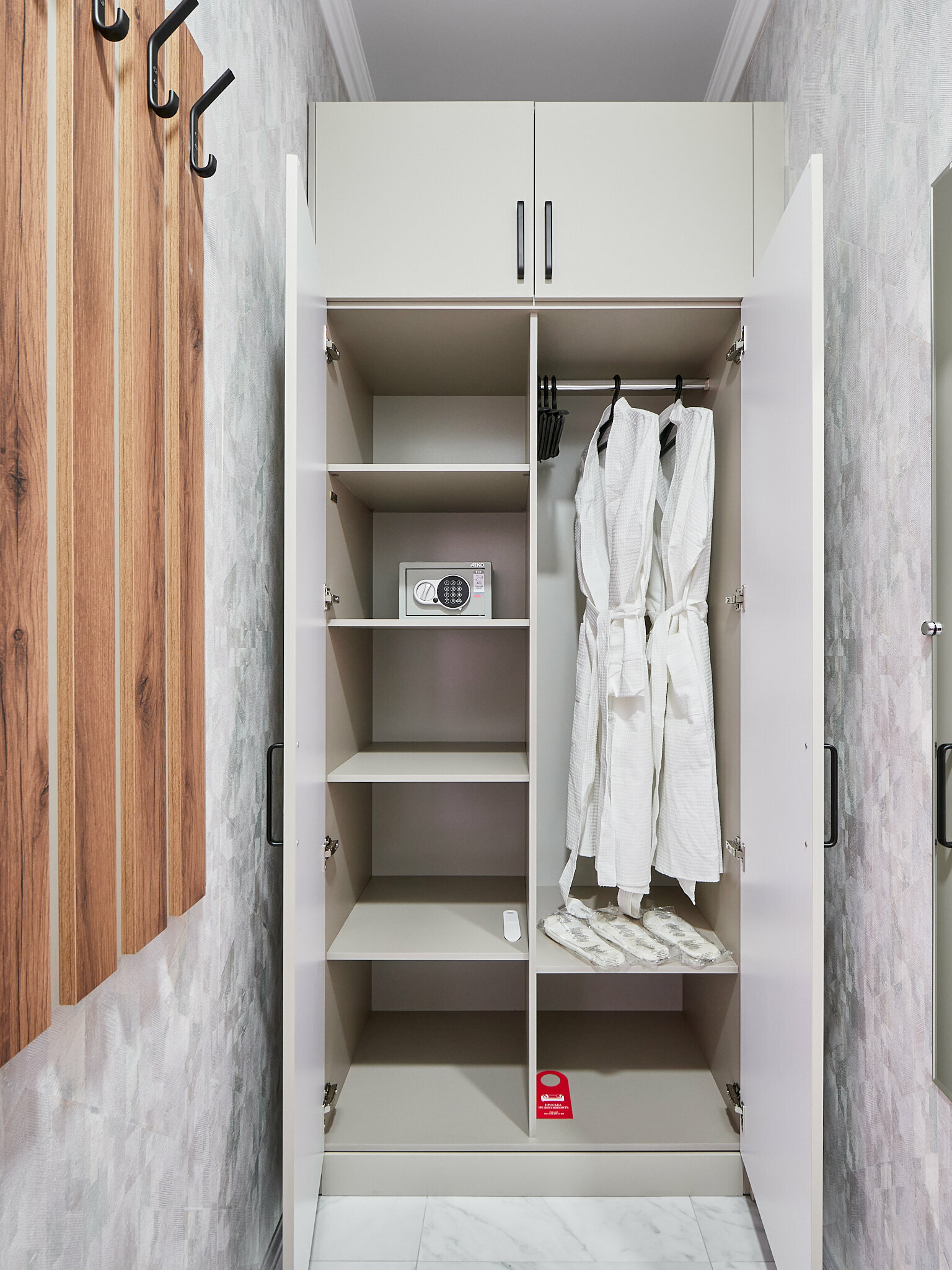 Люкс с кроватью размера «king-size» и балконом