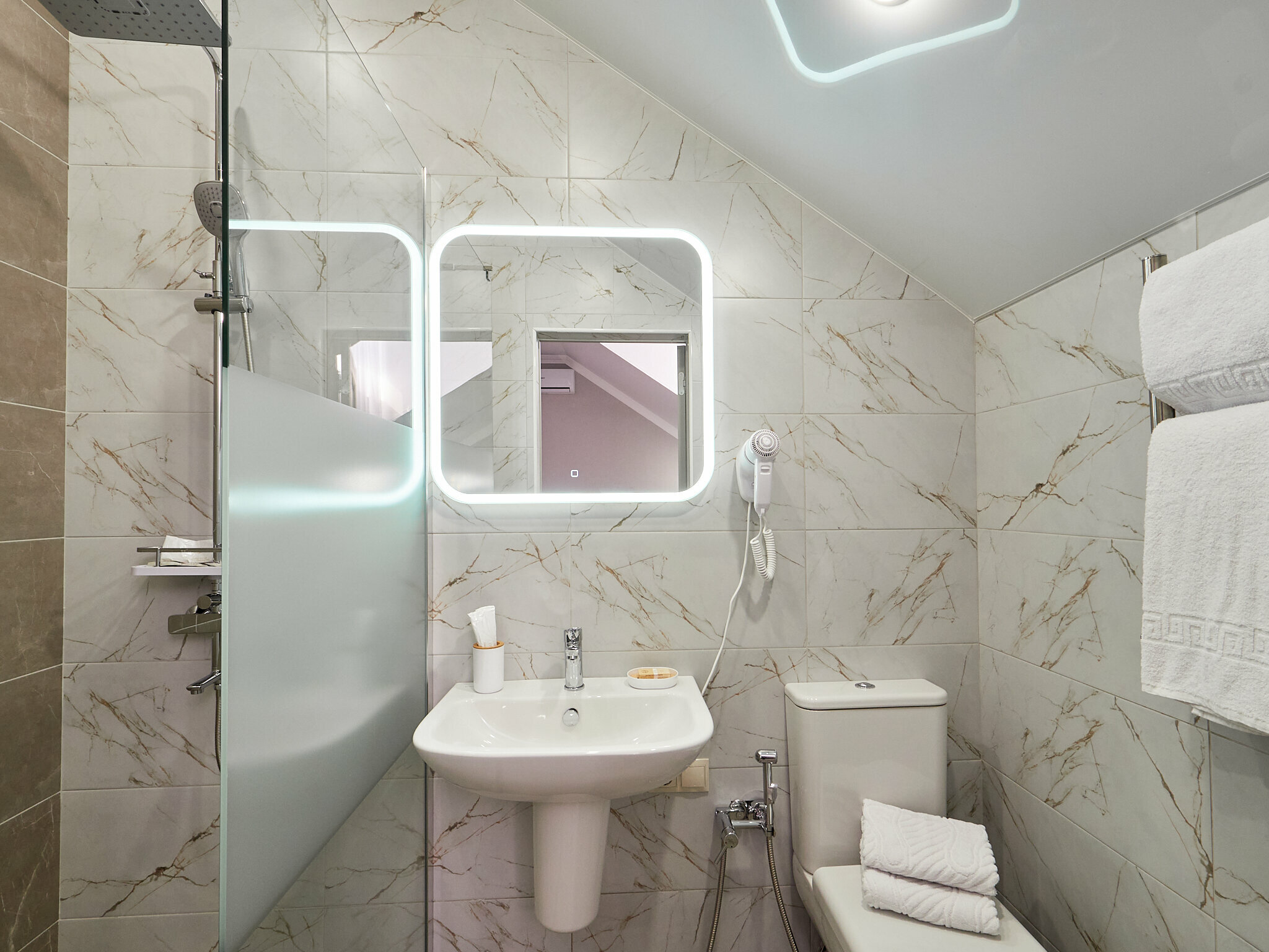 Трехместный номер Делюкс