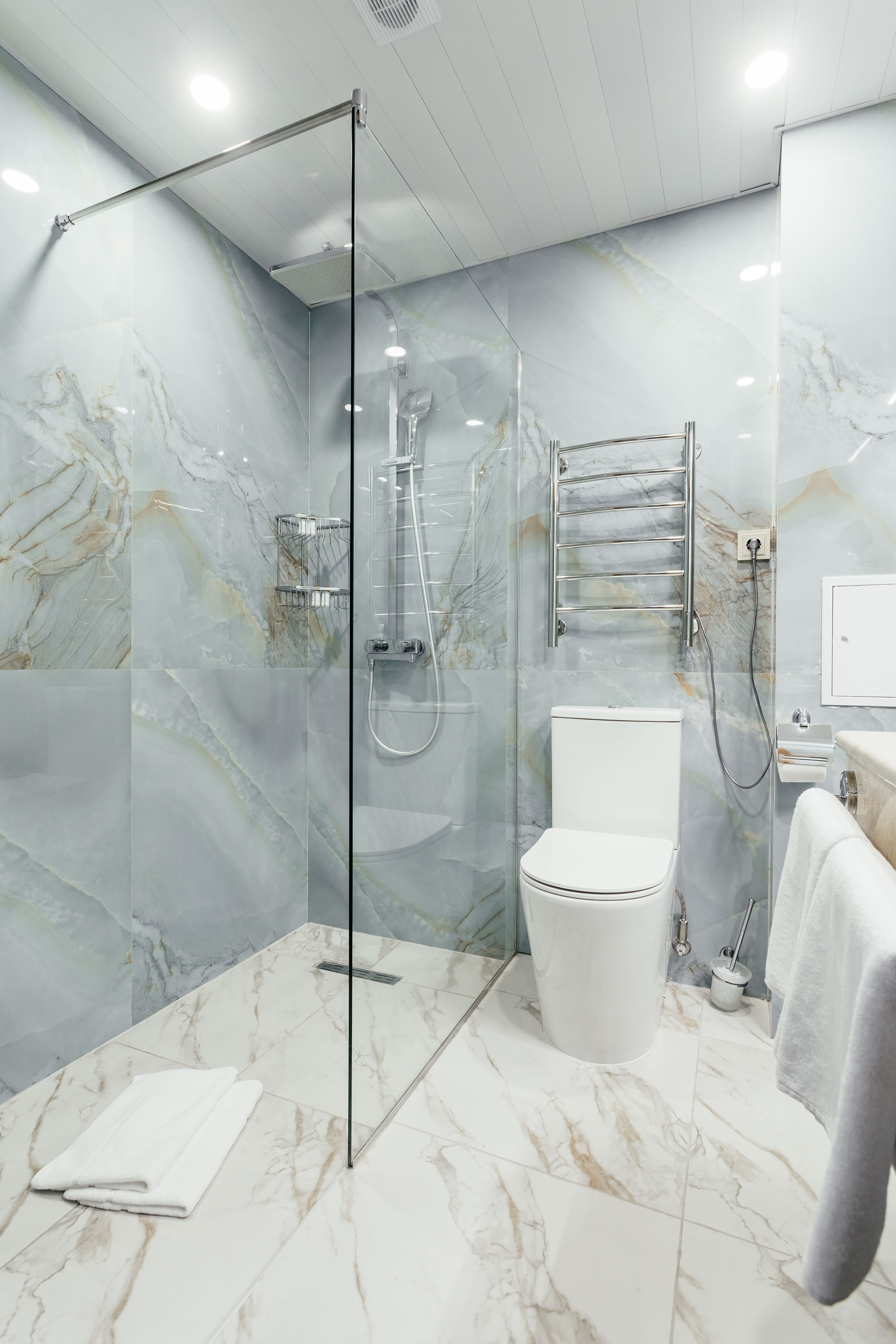 Апартаменты трехкомнатные с балконом боковой вид на море. Третий корпус 4*