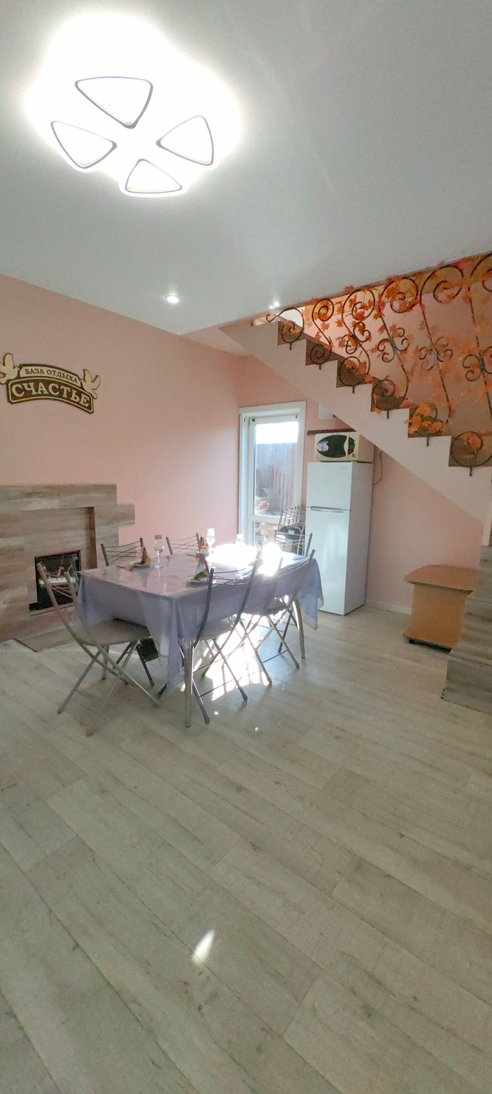 Дом с видом на озеро