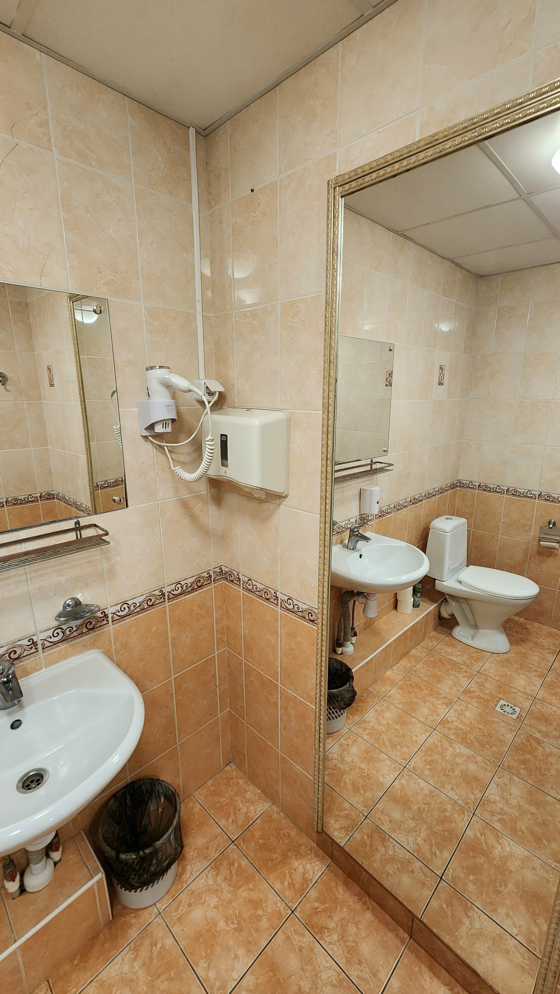 Cемейный номер с собственной ванной комнатой