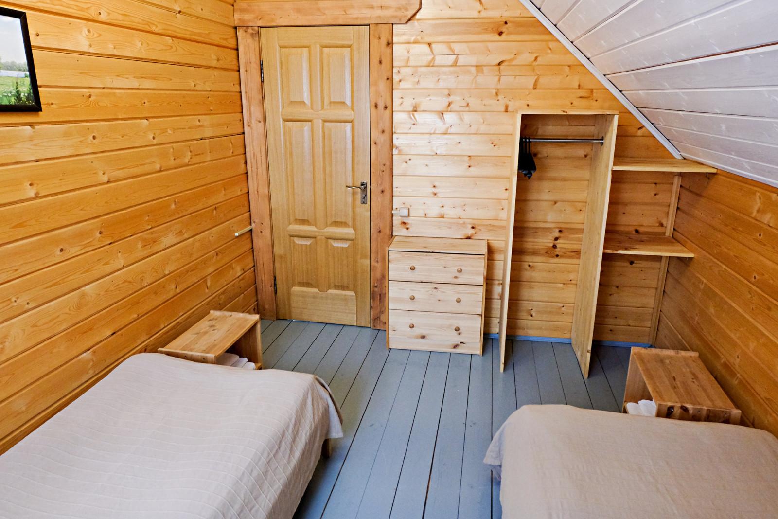 Коттедж с балконом