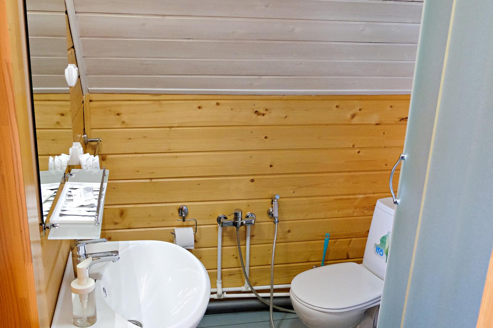 Коттедж с балконом