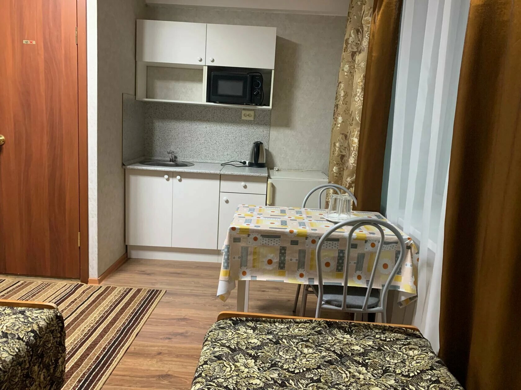 Четырехместный номер с видом на озеро