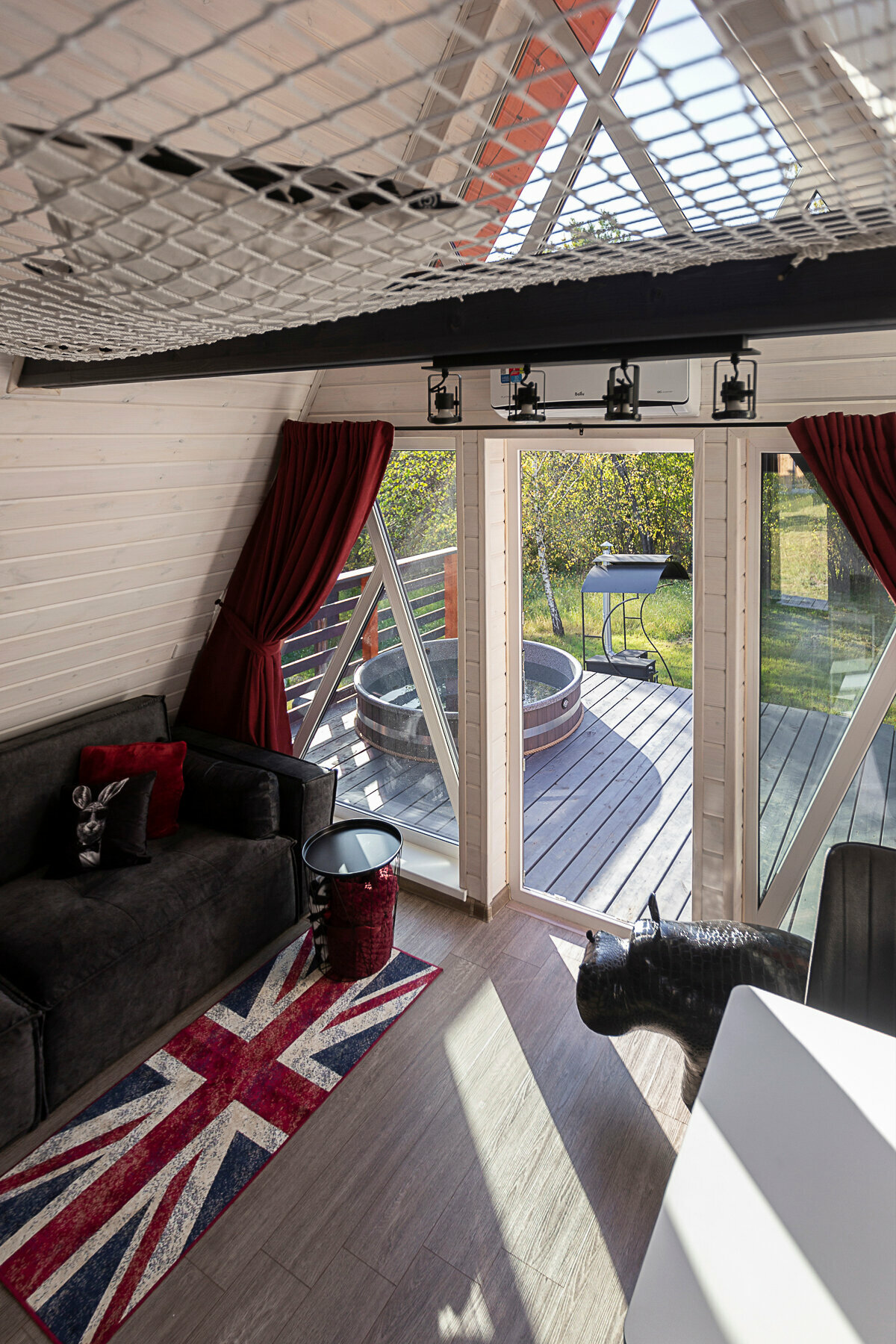 Дом с видом на лес