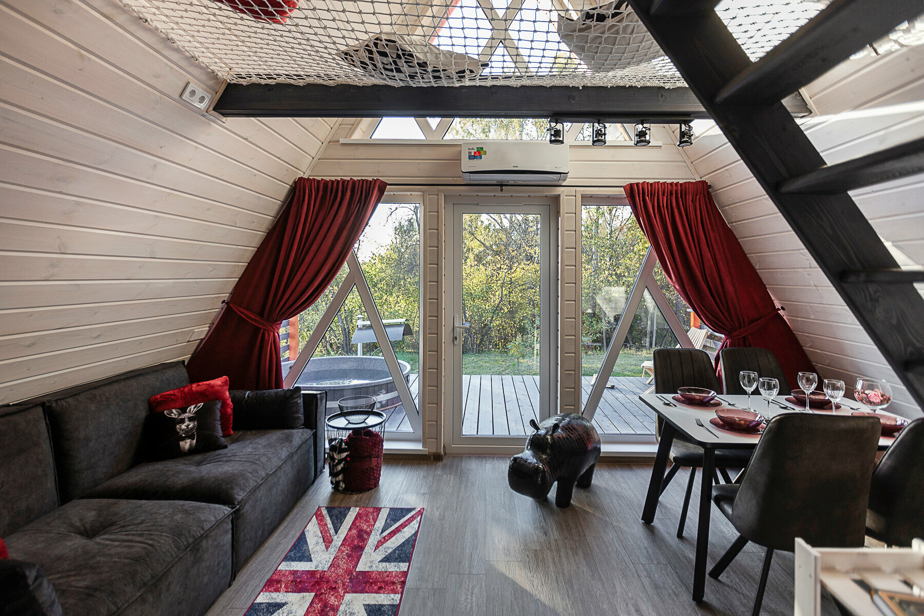 Дом с видом на лес