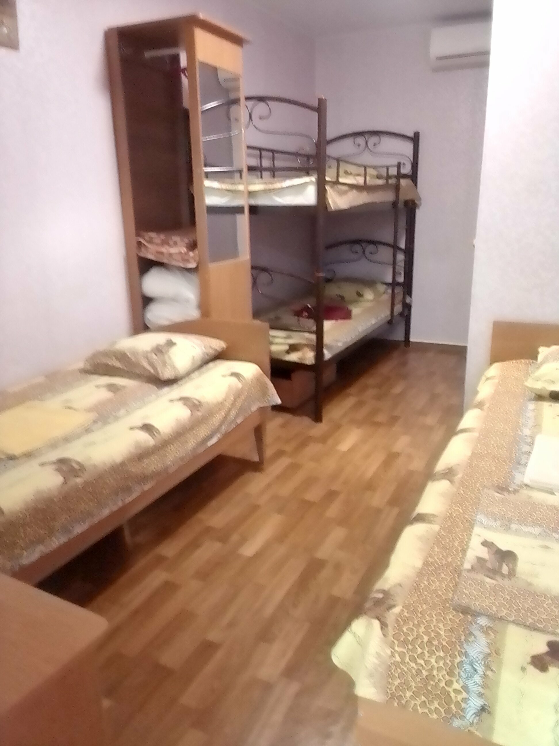 Четырехместный номер на первом этаже