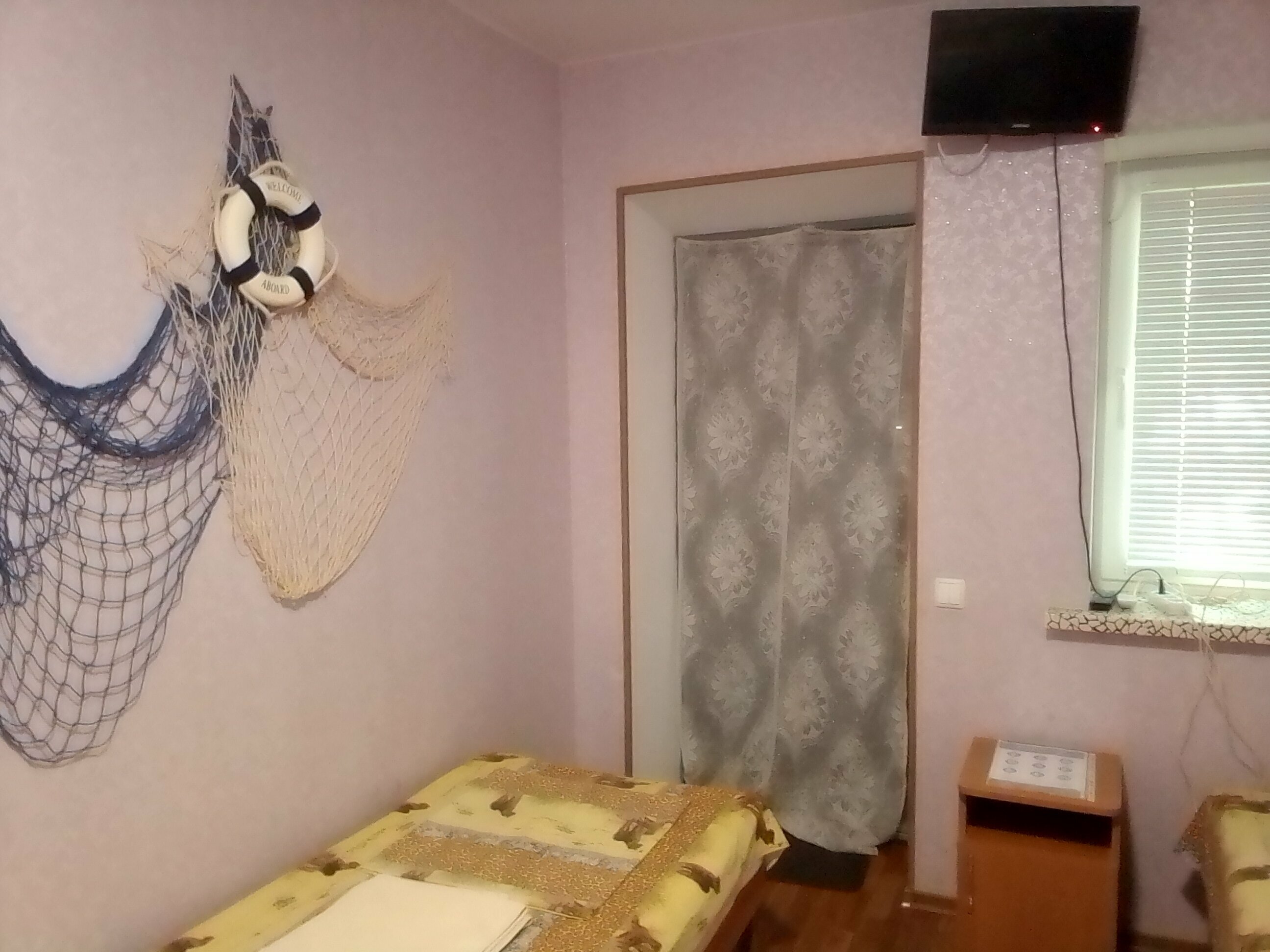 Четырехместный номер на первом этаже