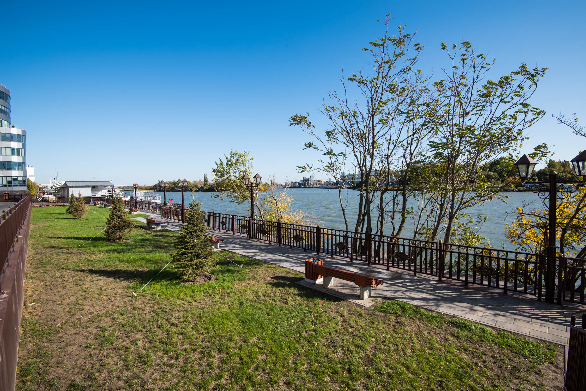 Просторная студия с видом на ДОН (23 этаж)