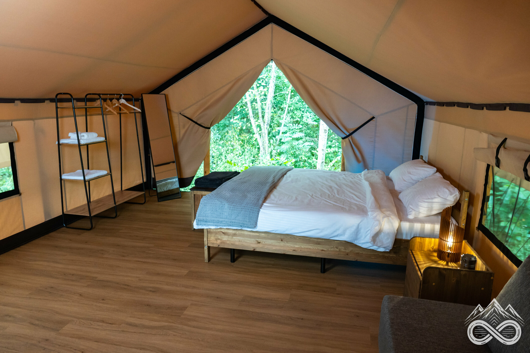 Четырехместный номер с видом на горы