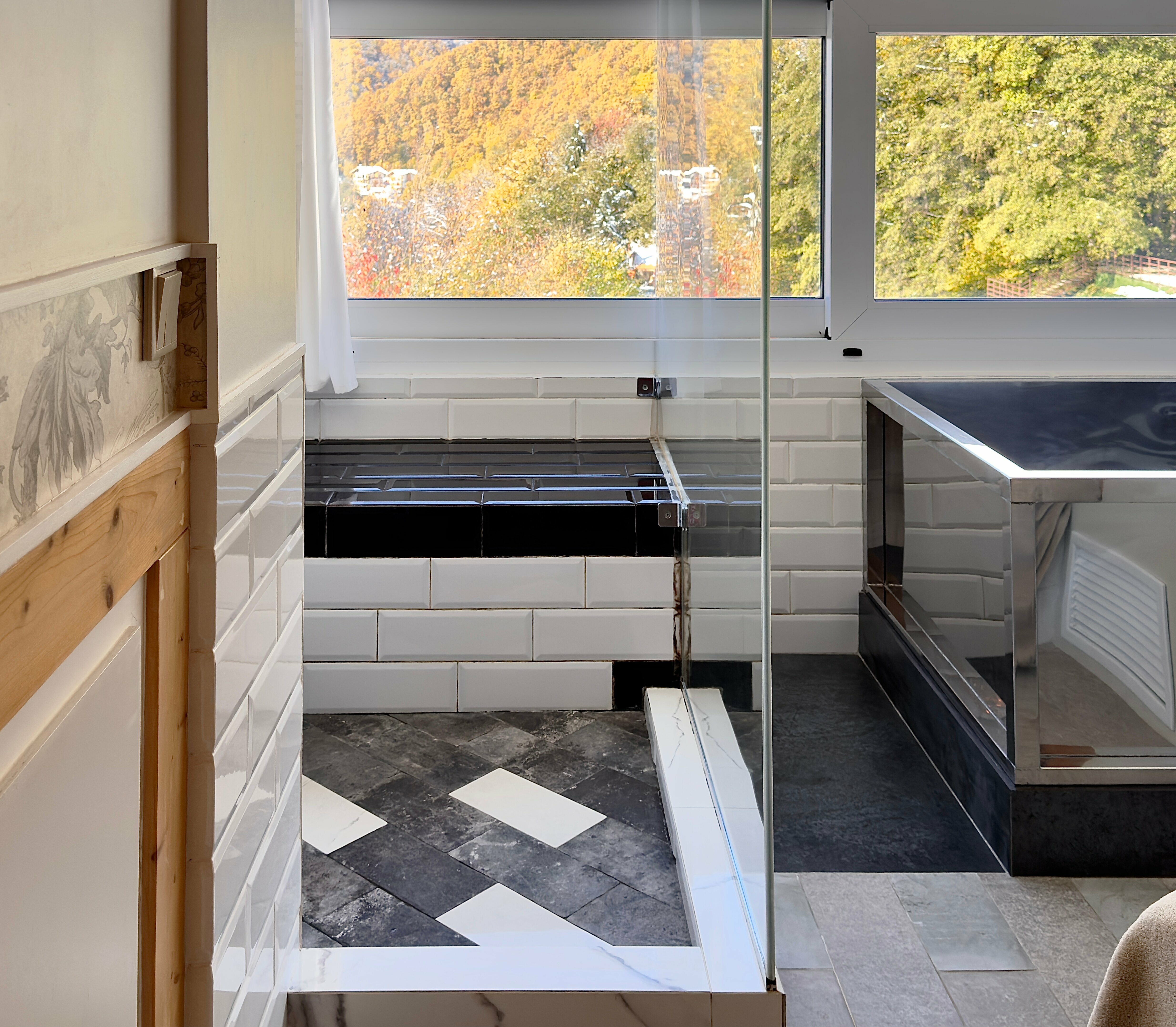 Трехместный номер с видом на горы