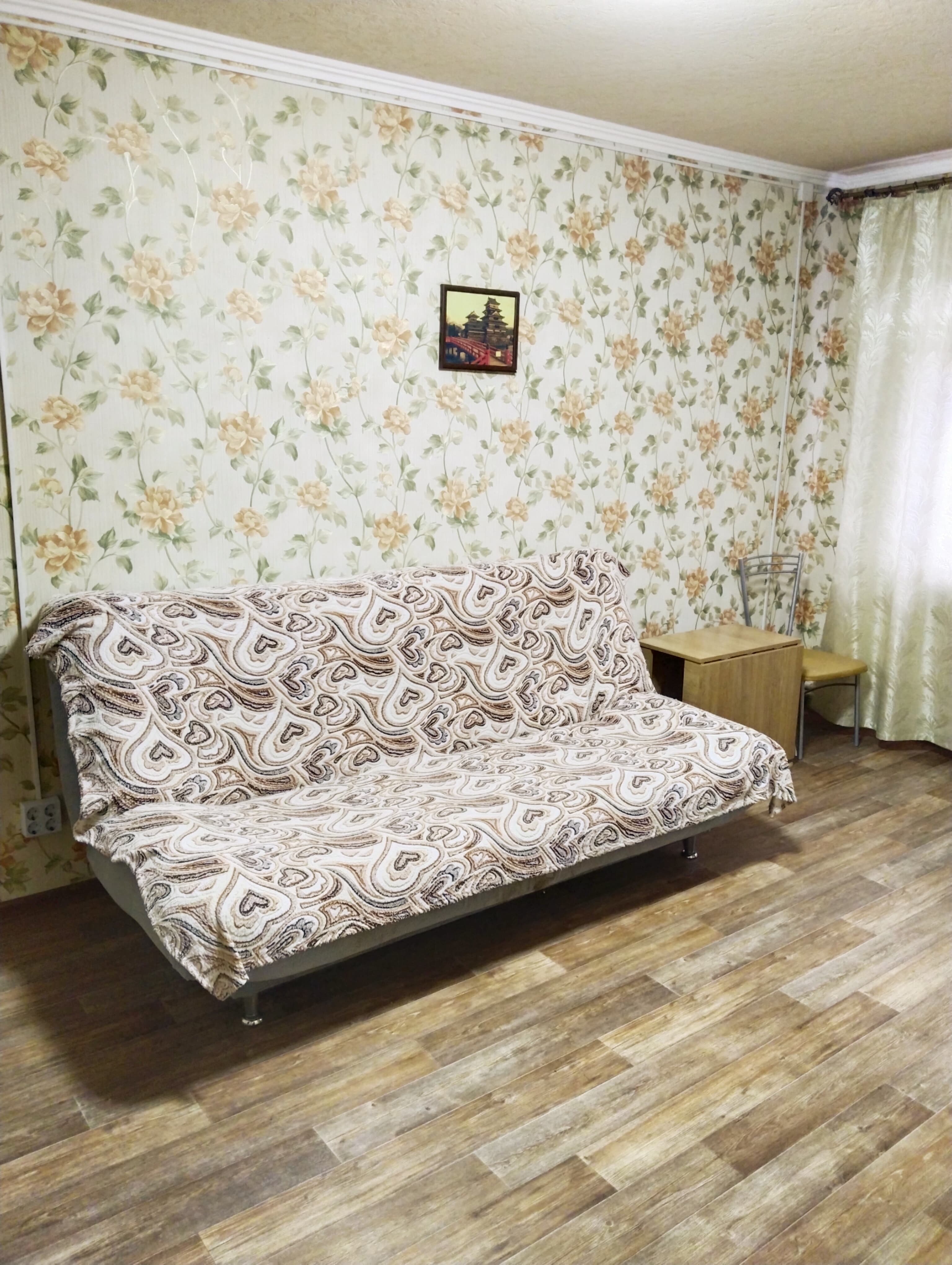 Двухместный номер с двуспальной кроватью и дополнительной кроватью