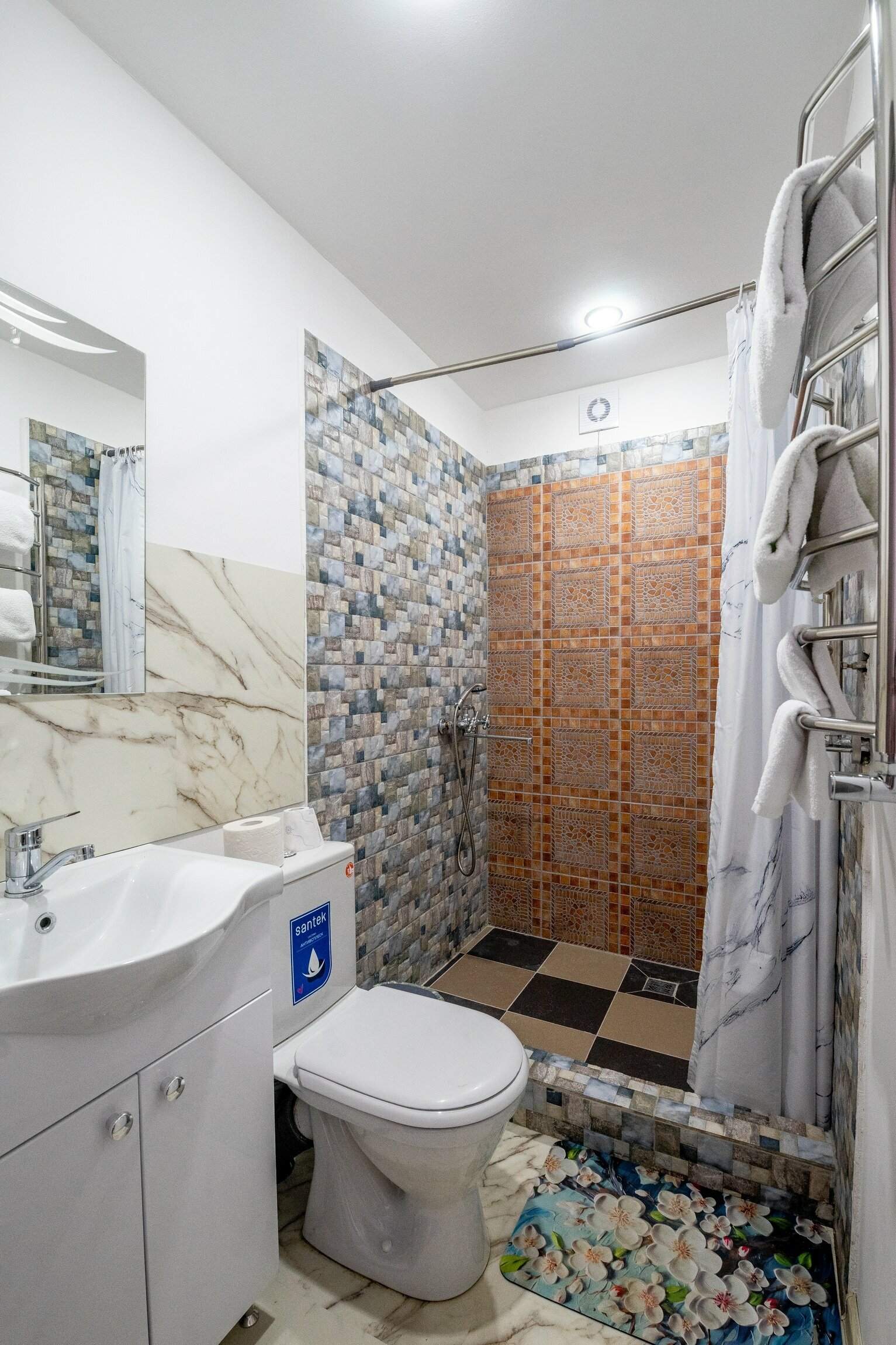 Четырехместный номер с видом на горы