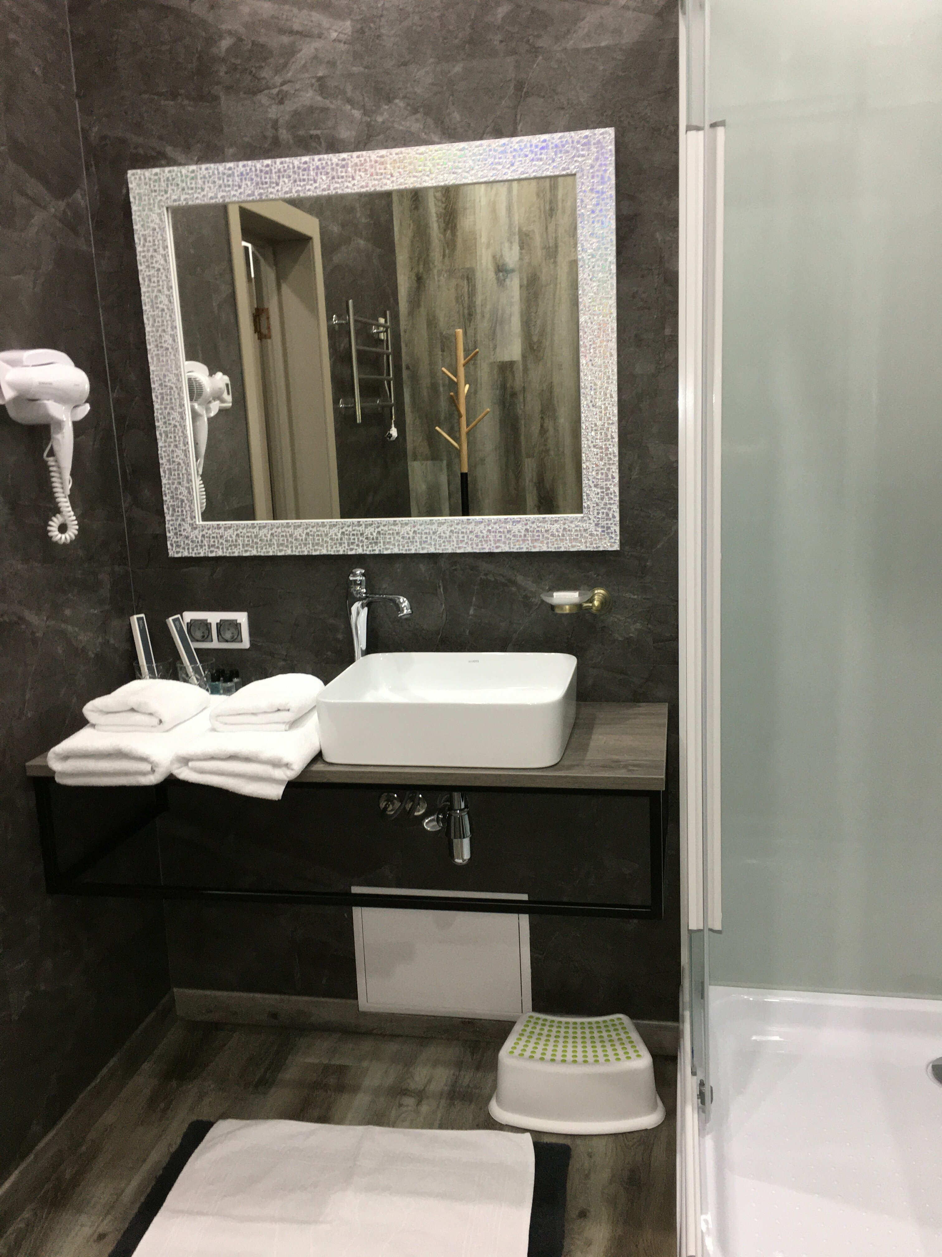 Улучшенный двухместный номер с 2 отдельными кроватями