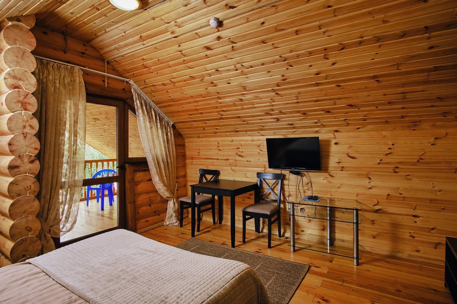 Четырехместный номер с балконом