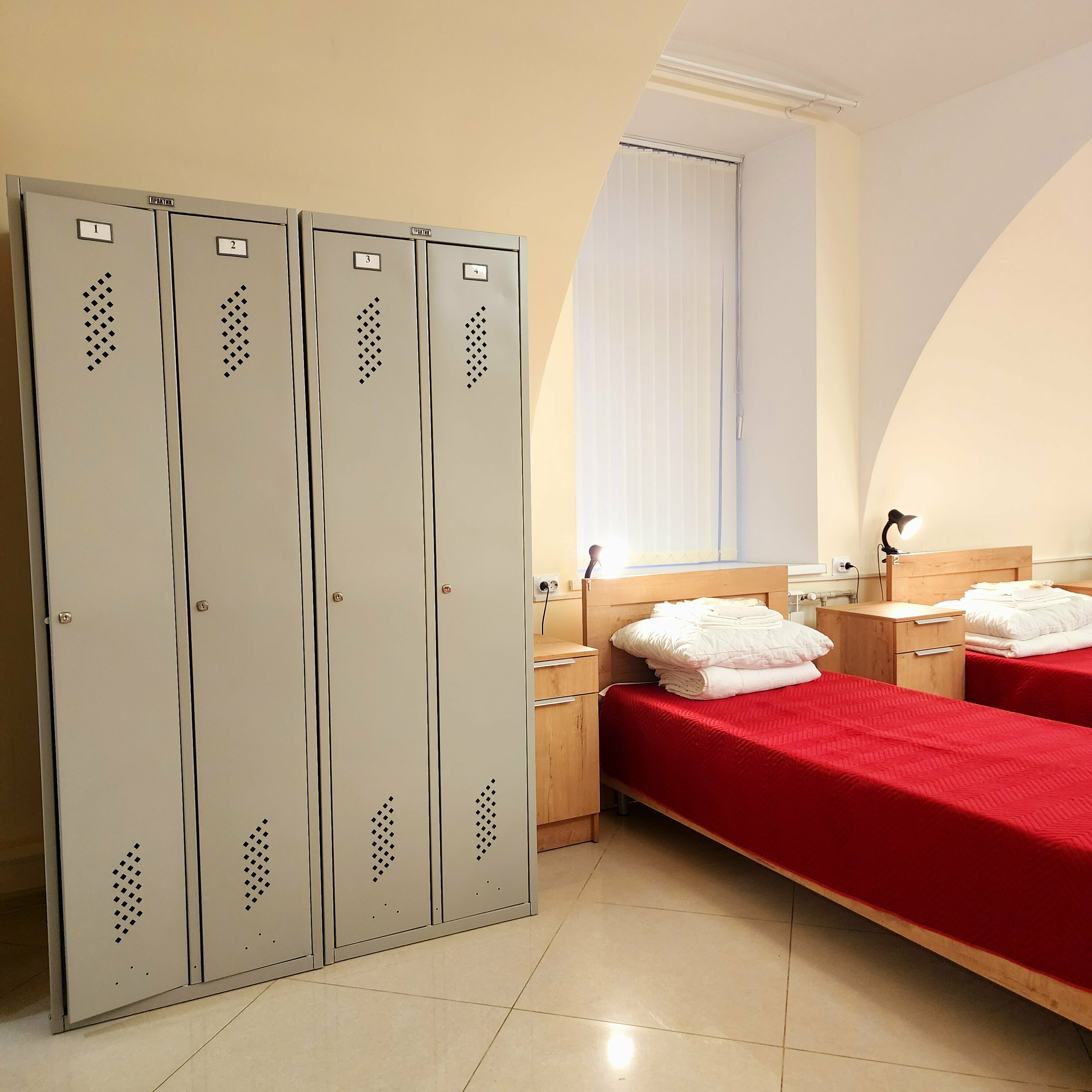 Спальное место в гостевой комнате ДЛЯ ЖЕНЩИН на 8 человек