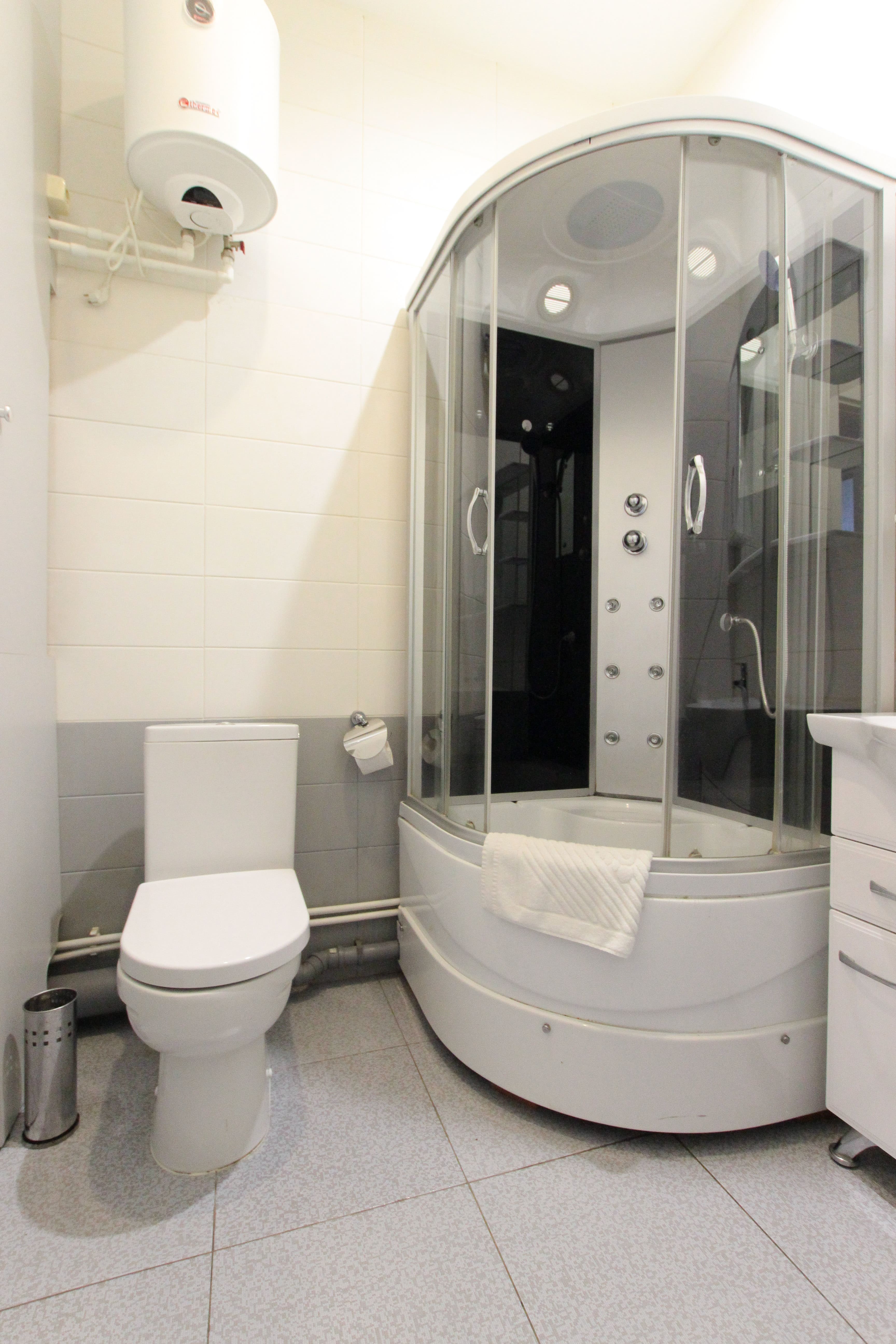 Номер-студия с кроватью размера «queen-size»