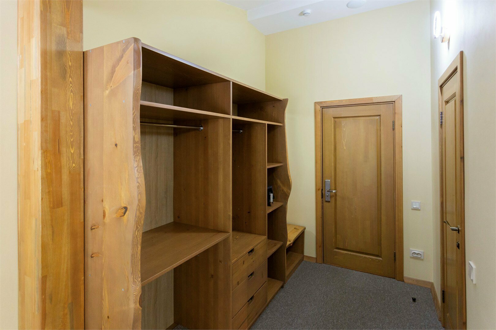 Стандарт-мансарда №302